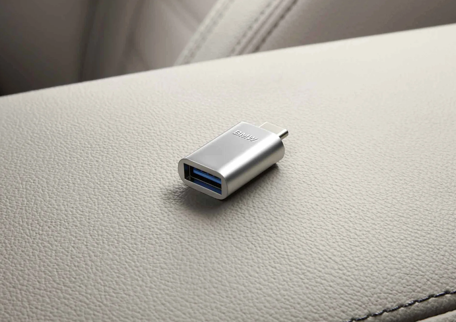BMW Adattatore originale da USB C a presa USB A per F40 F45 LCI 61122470922