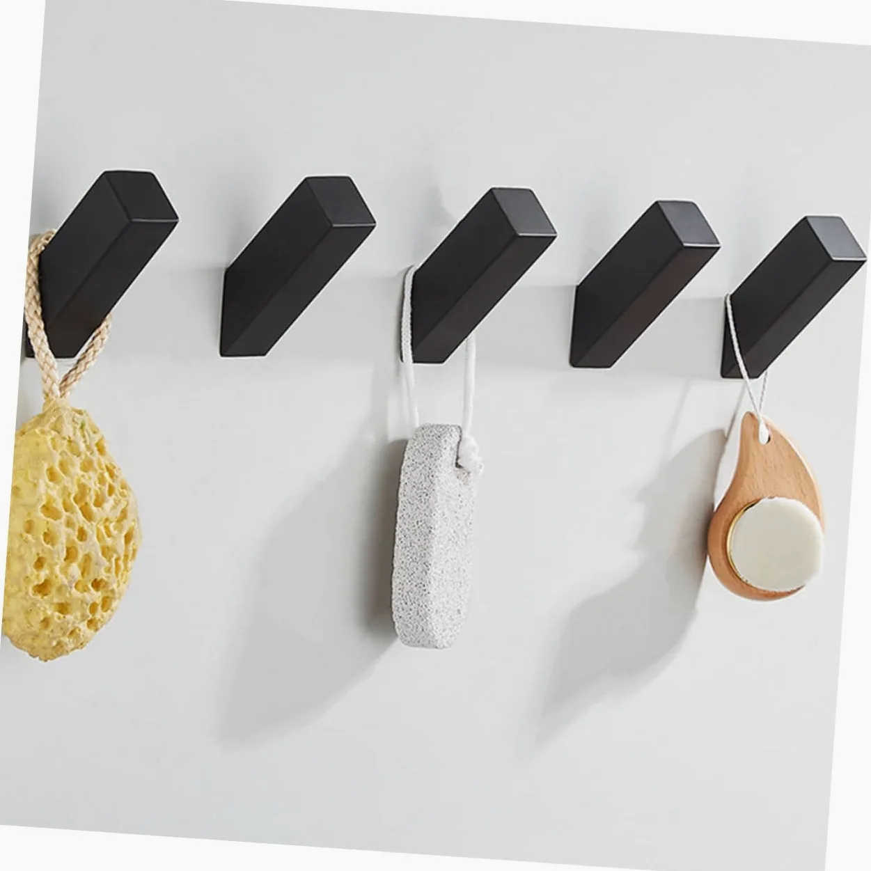 Gadpiparty 4pezzi Ganci Appendini Neri Acciaio Inossidabile Per Bagno e Cucina Per Asciugamani Accappatoi e Abbigliamento Facile Installazione Su Superfici Lisce
