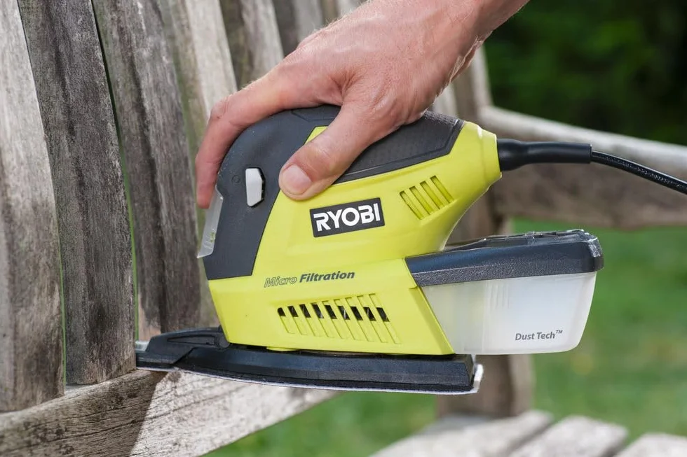Ryobi Levigatrice Multifunzione a Filo 180W, Platorelli Intercambiabili Delta e Orbitale, 12.000 oscill./min, 30 Accessori