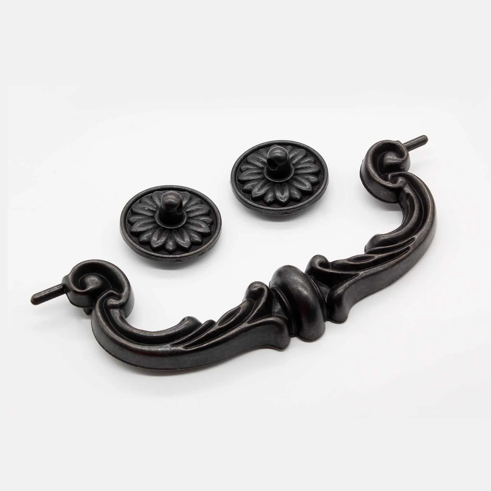 Biaungdo 8 maniglie centrali da 151 mm/6 fori, in lega di zinco, stile rustico, stile vintage a discesa su cauzione per cassetto, maniglie antiche per cucina, armadio (lunghezza totale 18,5 cm)