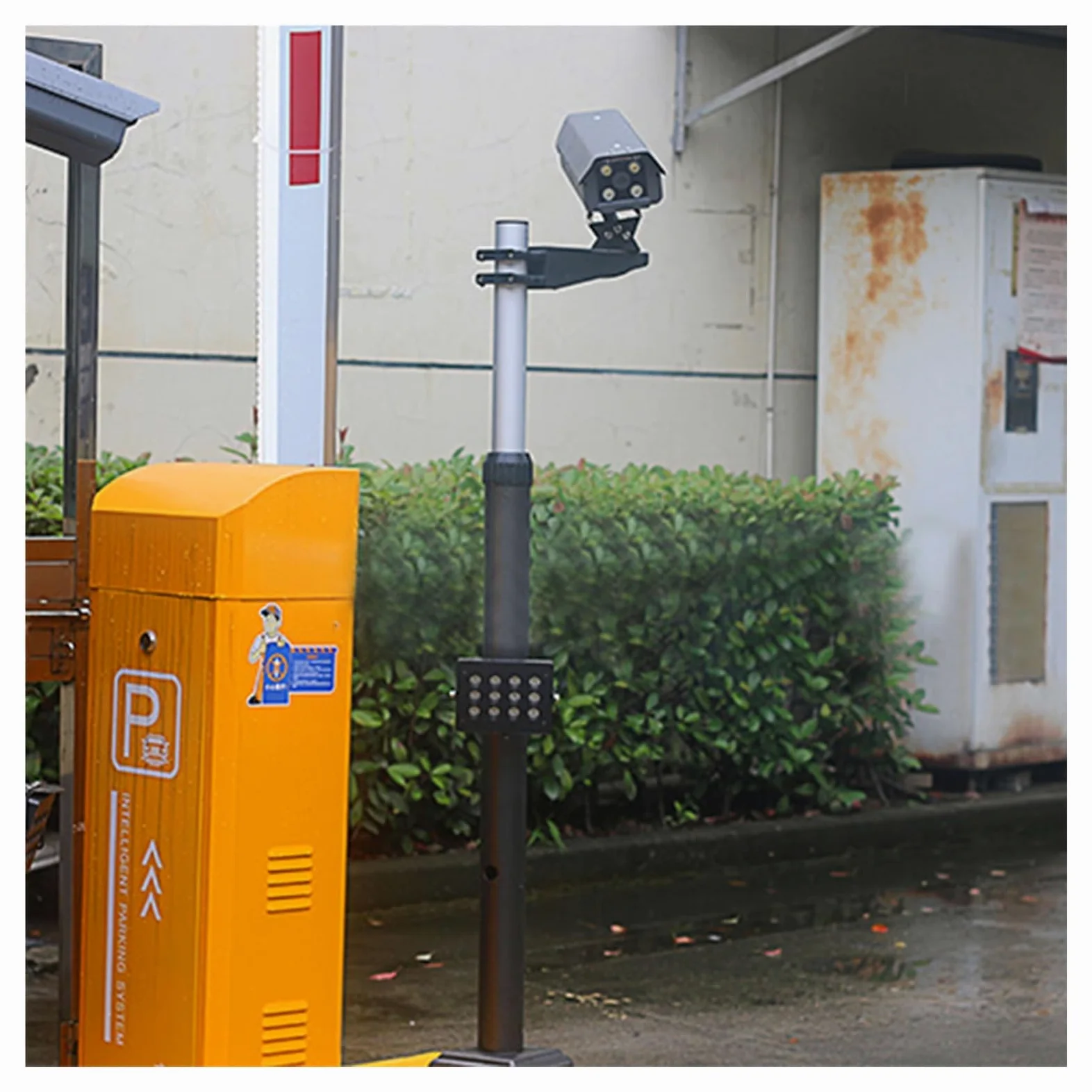 ERRULAN Staffa per Telecamera Esterna Palo per Telecamera di Sicurezza per parcheggio, palo per Telecamera di sorveglianza con Staffa per Luce di riempimento(Height 1.5-2.5m/59-98.4in)