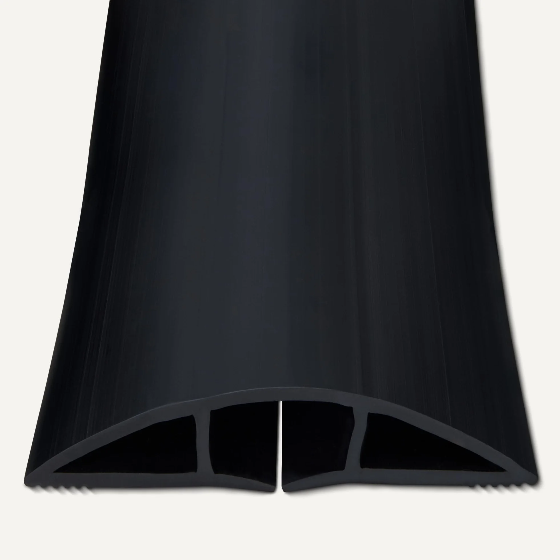 Amazon Basics Canalina passacavi da pavimento 1,8 m 6,35 cm nero