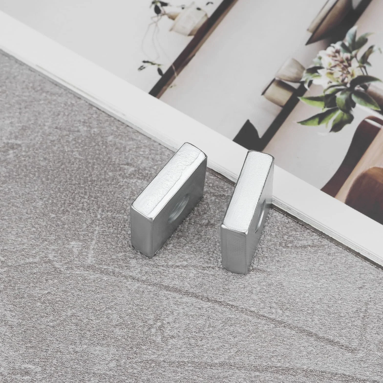 Dadi Quadrati M8 Acciaio Zincato Scanalatura a T 20x20x6 mm per Mobili Attrezzature Edili