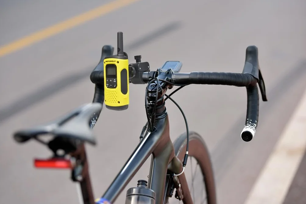 Supporto universale UAYESOK per walkie talkie su biciclette, scooter elettrici, ATV/UTV compatibile con Motorola, Baofeng, Kewnood e Icom