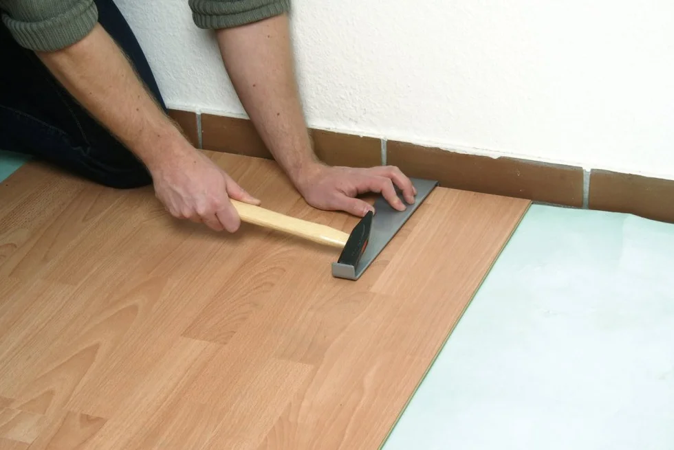 wolfcraft Barra di trazione I 6927000 I per allineare pannelli di laminato Made in Europe