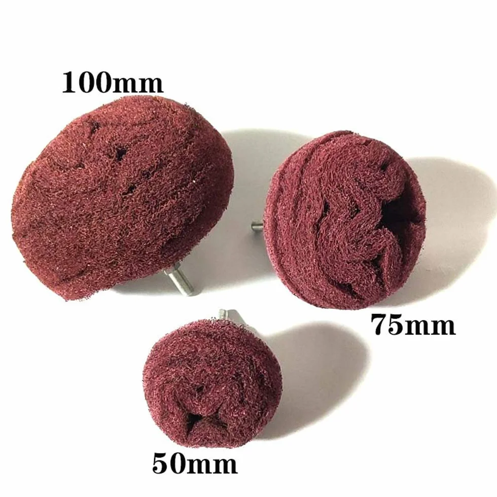 Testina di lucidatura a forma di tampone abrasivo, 7 pezzi rossi non tessuti per trapano abrasivo con manico 1/4 per collettori,alluminio,acciaio inossidabile,cromo