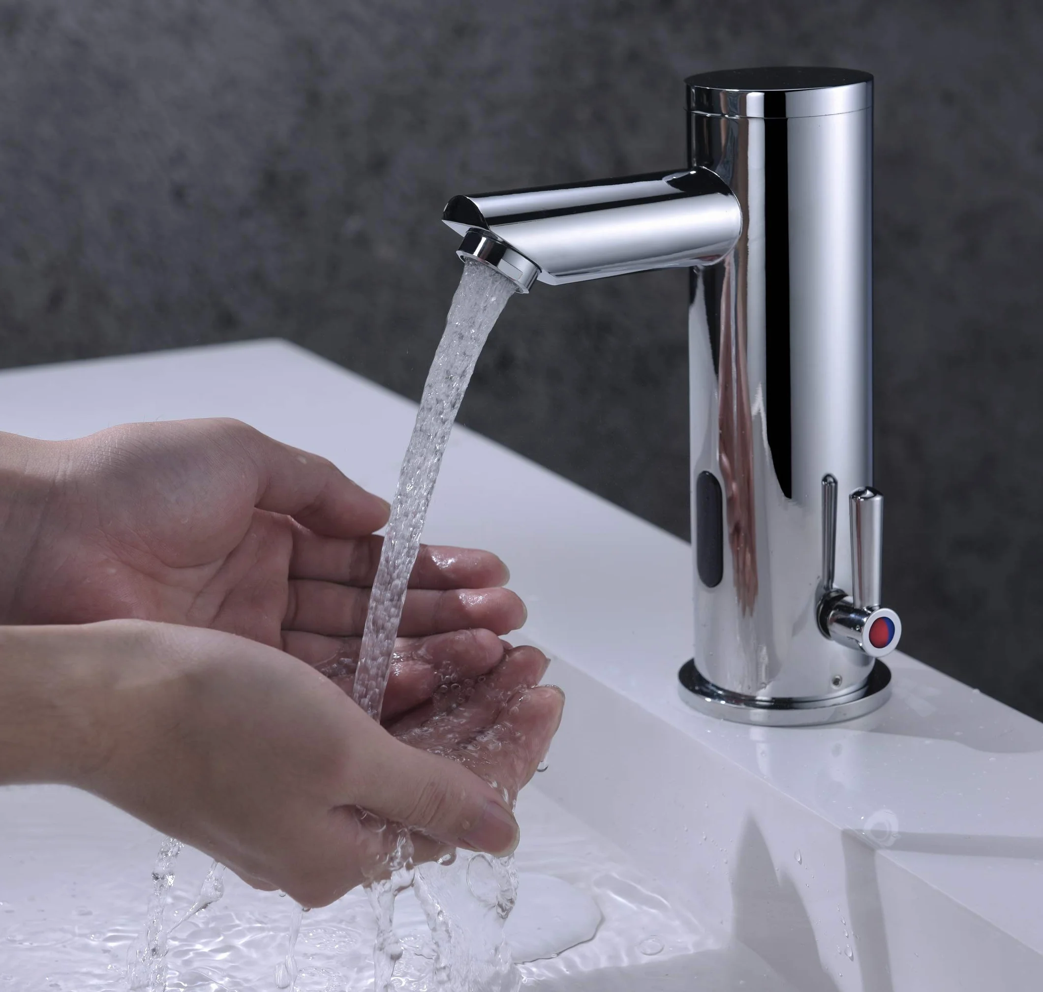 Rubinetto con Sensore Automatico Touchless per Bagno in Vero Ottone Caldo e Freddo