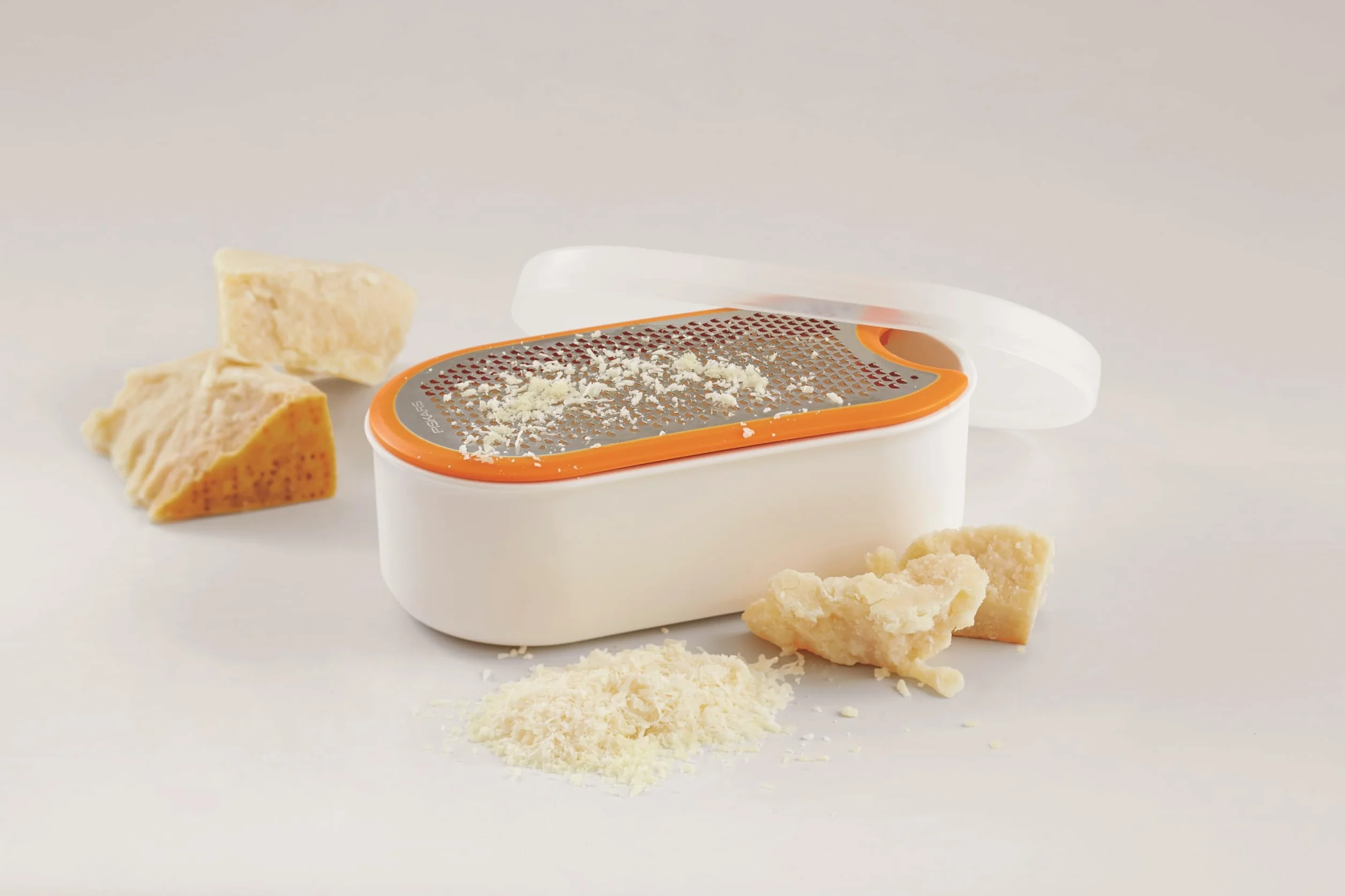 Fiskars Grattugia con contenitore, 16,8 x 9,0 cm, Metallo/Plastica, Functional Form