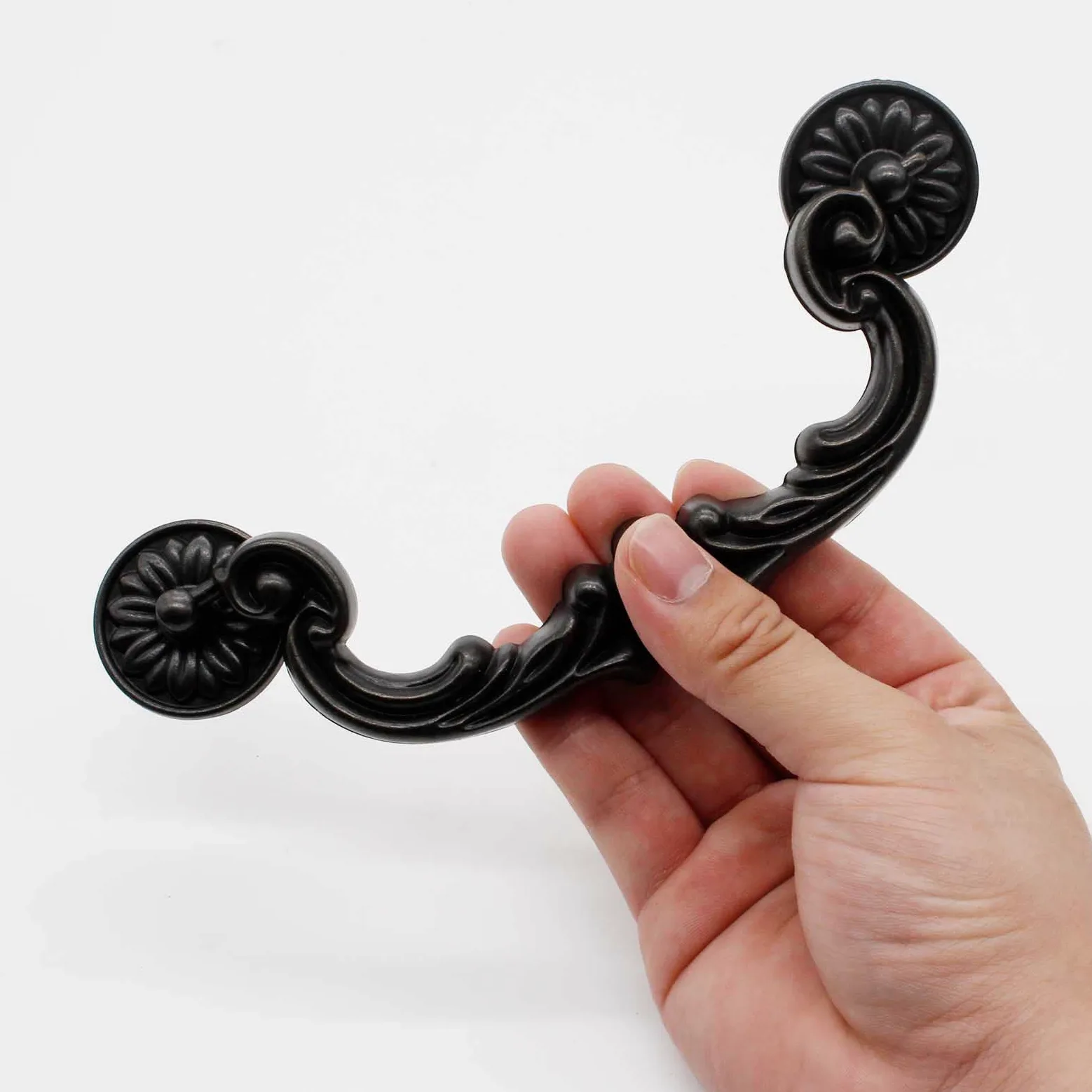 Biaungdo 8 maniglie centrali da 151 mm/6 fori, in lega di zinco, stile rustico, stile vintage a discesa su cauzione per cassetto, maniglie antiche per cucina, armadio (lunghezza totale 18,5 cm)