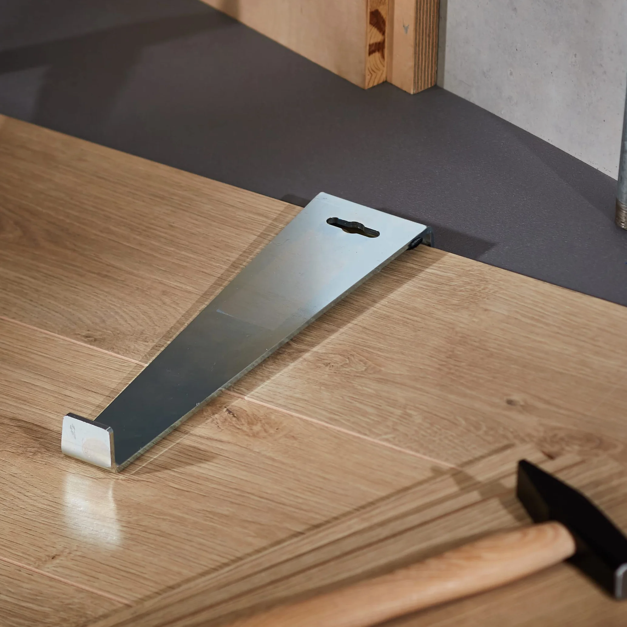 wolfcraft Barra di trazione I 6927000 I per allineare pannelli di laminato Made in Europe
