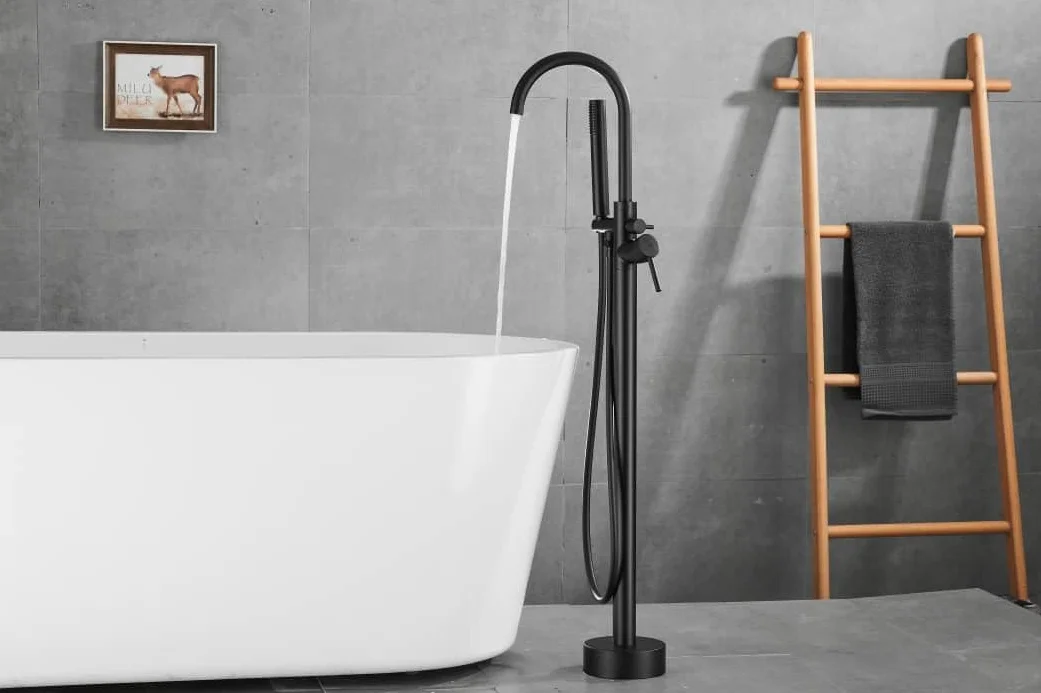 VALAZ Rubinetto Vasca Freestanding Nero Opaco | Rubinetto Vasca da Bagno Acqua Fredda e Calda, Risparmio Idrico | Installazione Facile e Veloce | Inox, Collo a Cigno Rotondo, serie Ebro