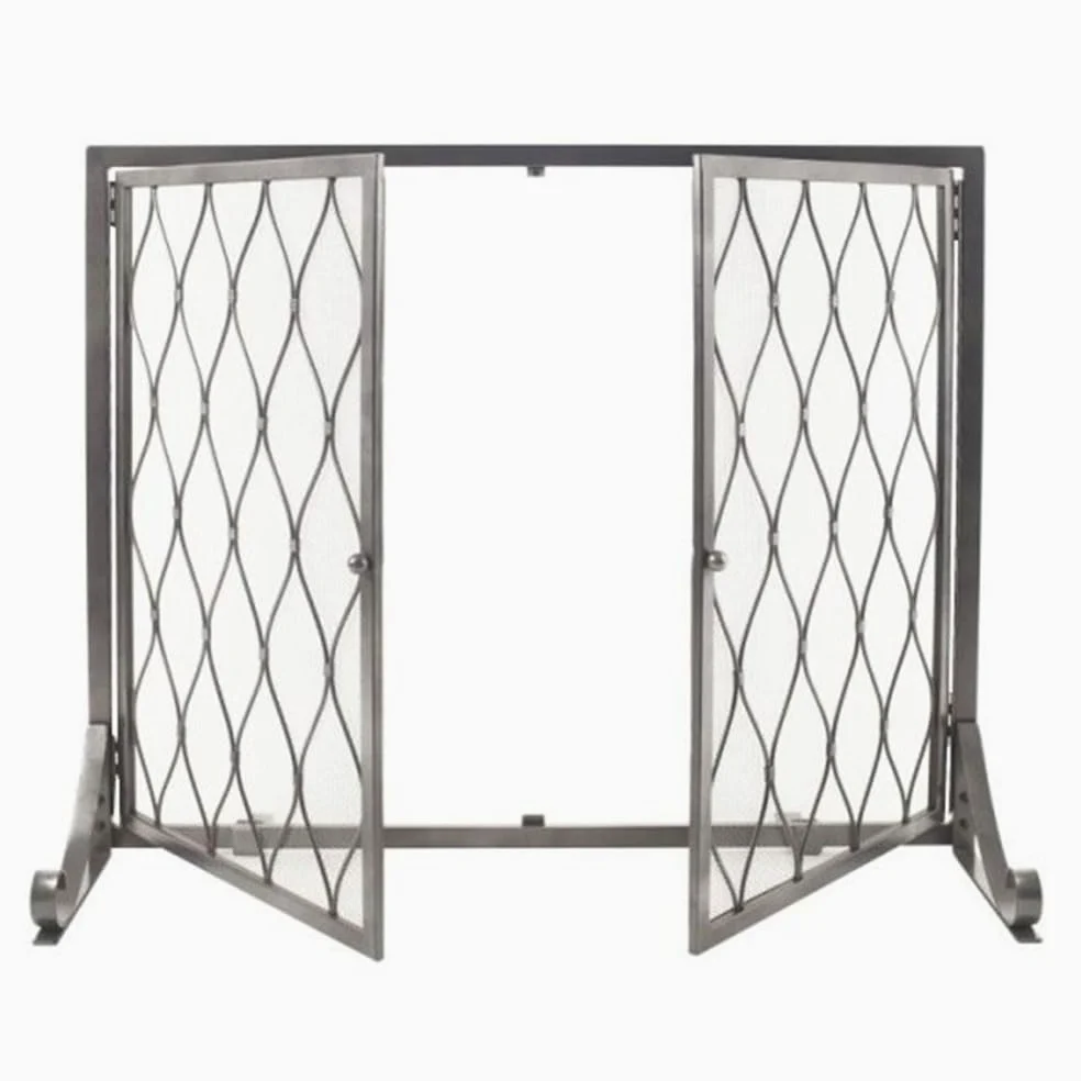 Rete parafuoco per forni Bellissimo paravento for camino in metallo battuto, divisorio traforato, parapetto ignifugo for la casa