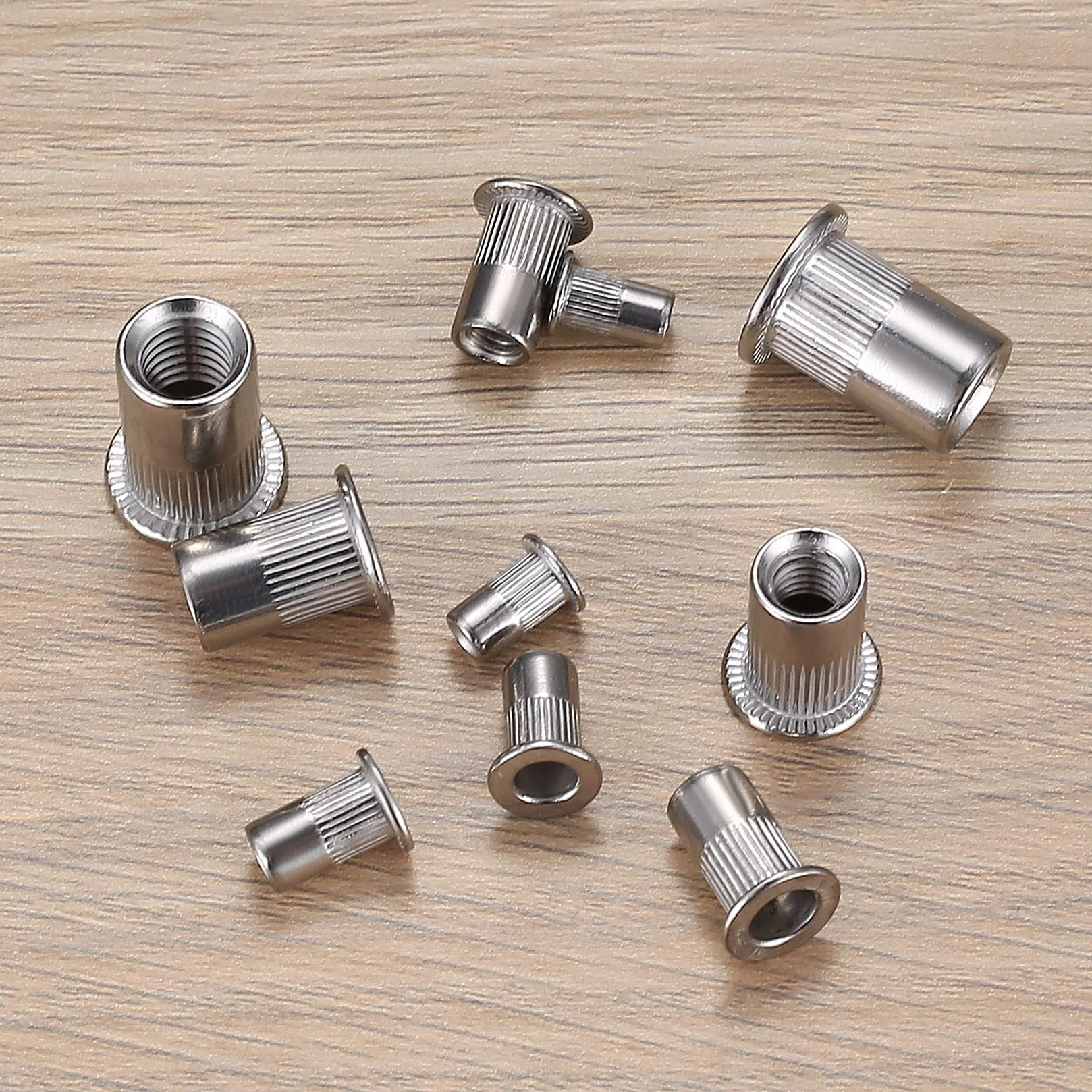 Rivetti Filettati in Acciaio Inossidabile M3 M4 M5 M6 M8 - 50 Pezzi Dado a Testa Piatta