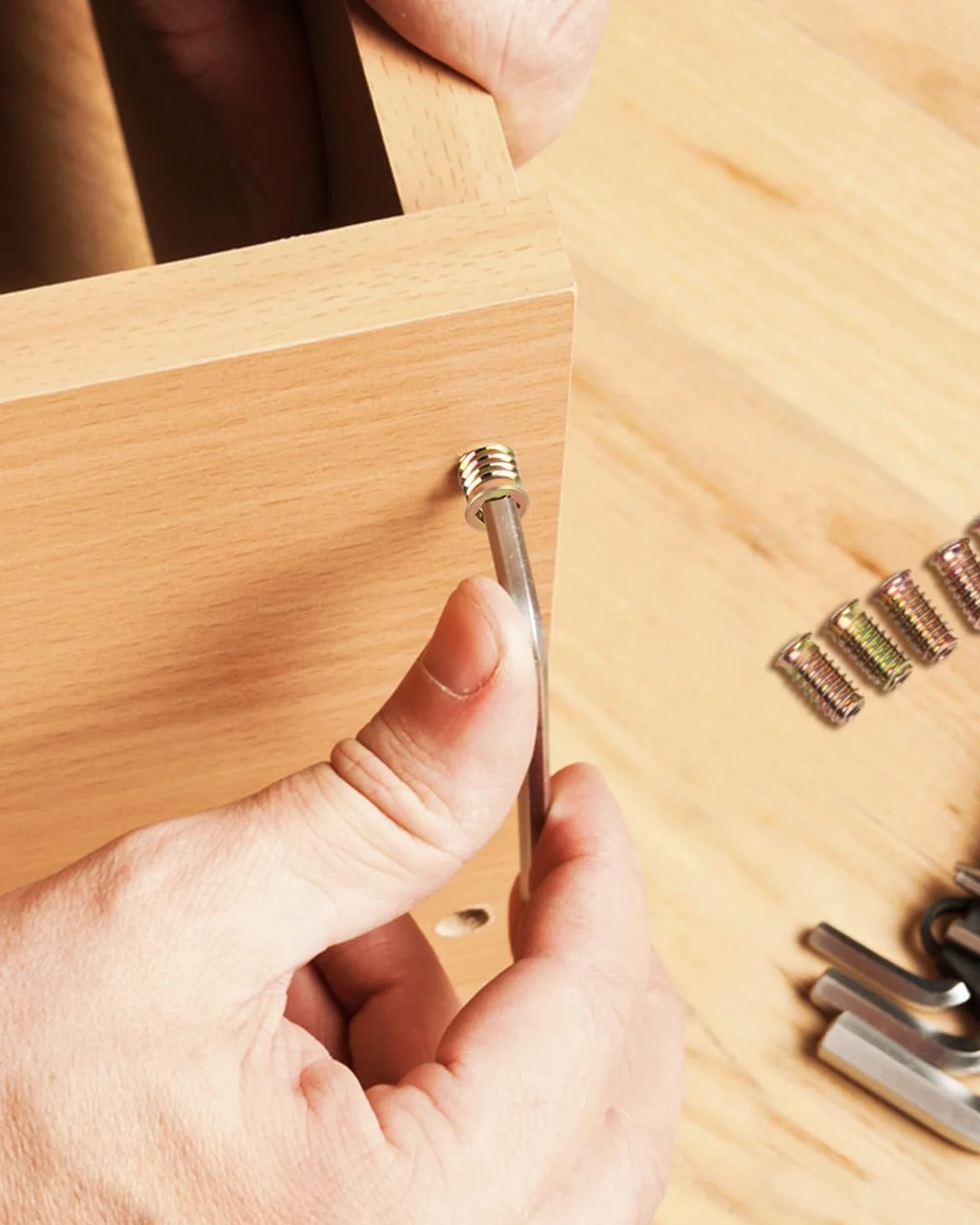 20 dadi filettati M8 (8 mm) x 20 mm per legno, dadi esagonali a bussola M8 flangiati M8, dadi esagonali in acciaio al carbonio zincato, per mobili in legno