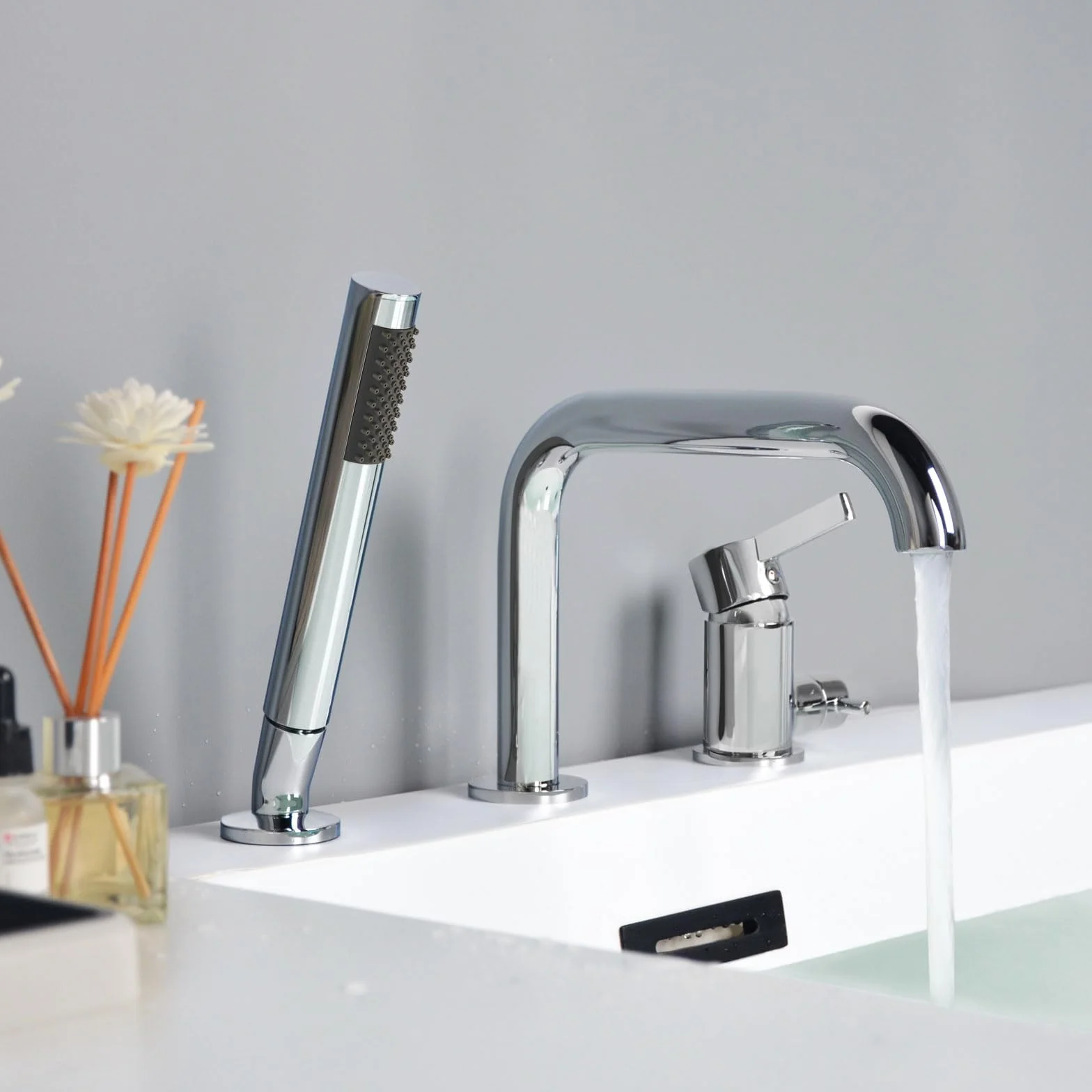 Rubinetto per Vasca 3 Fori, Rubinetto per Bordo Vasca con Girevole a 360°, Miscelatore per Vasca da Bagno con Doccetta, Cromo, 11Y1OK