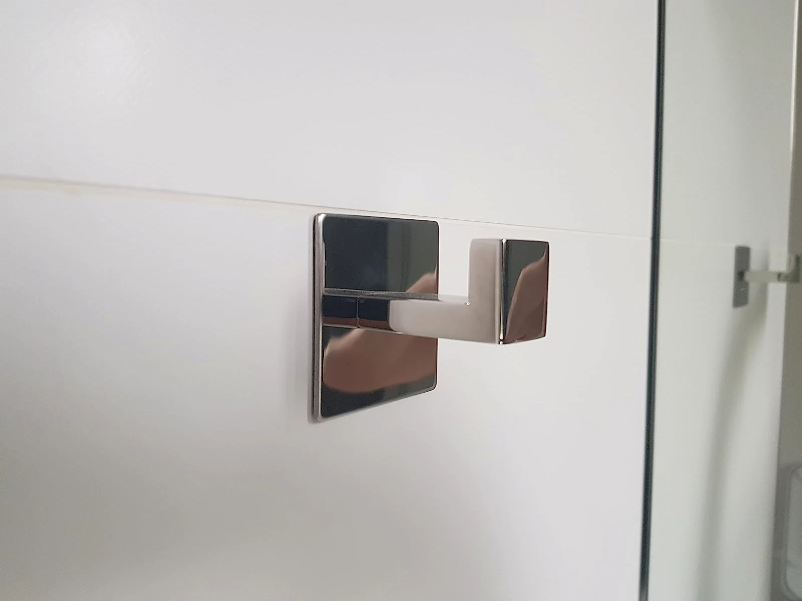 Gancio Portasciugamani Adesivo Gancio Appendiabiti SUS 304 Acciaio Inossidabile Quadrati Ganci Montaggio a Parete Autoadesivo per Cucina e Bagno, Senza Forare (2 Pezzi)