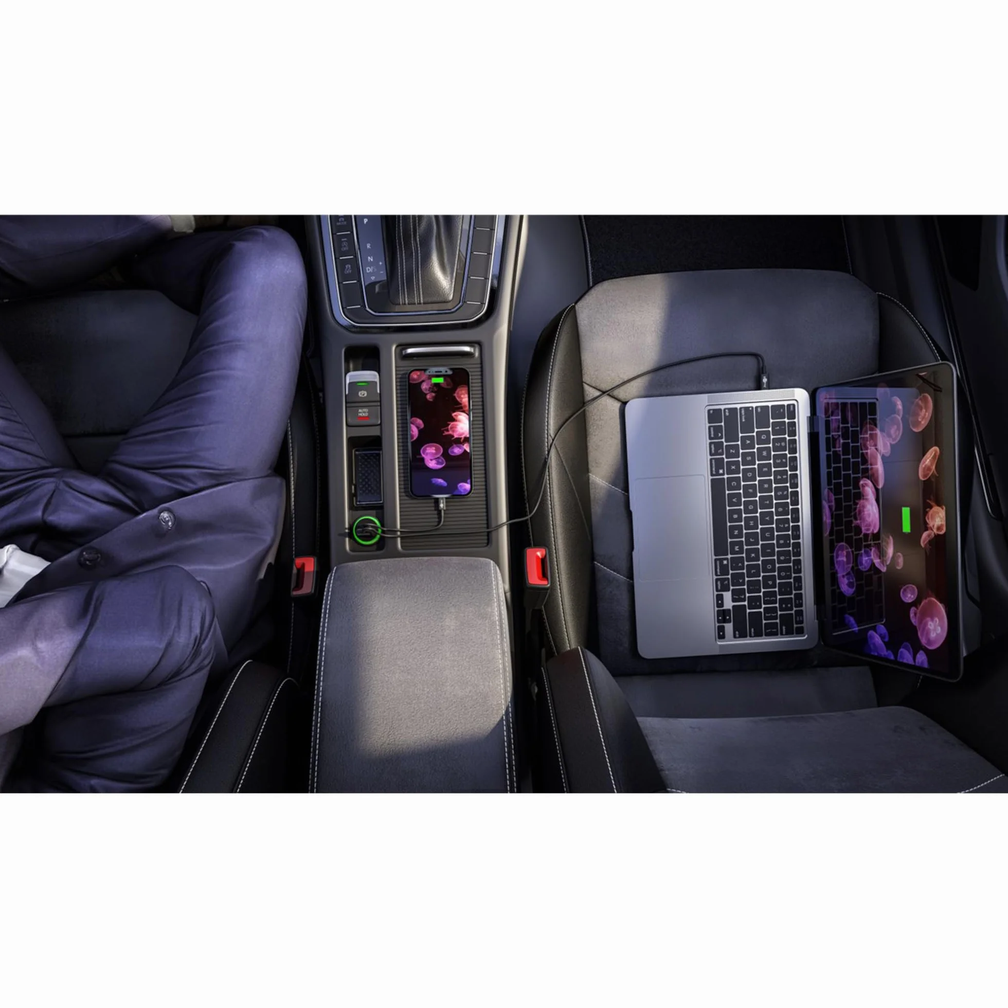 Goobay 61739 - Caricabatteria da auto Dual USB, ricarica rapida, USB 3.0 e USB-C/adattatore accendisigari per auto con erogazione di potenza 45 W a 12-24 V