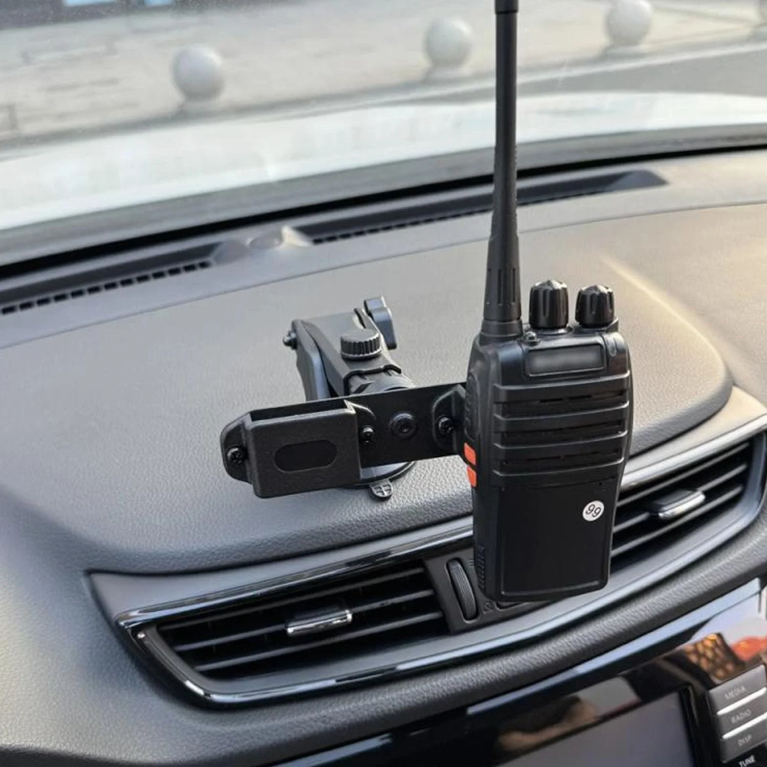 Staffa Adattatore Radio Bidirezionale, Supporto per Walkie-talkie da Cruscotto, Supporto per Microfono Radio Bidirezionale Ventosa Supporto per Parabrezza Auto Staffa Radio per