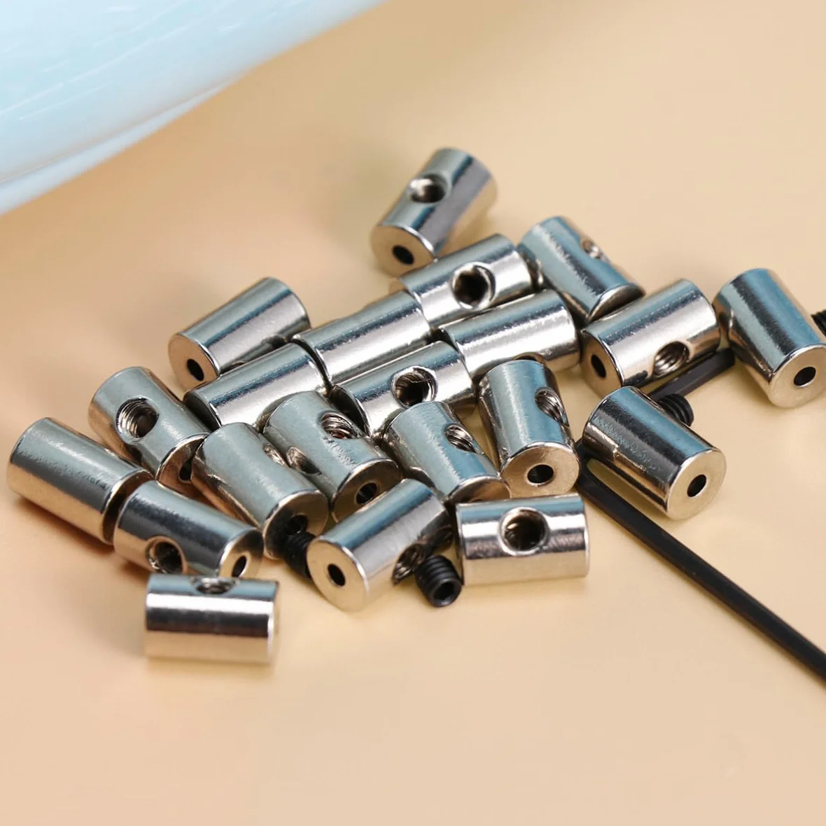 Set 50 Pezzi Pin Backs in Metallo Argento Meccanismo di Bloccaggio per Vest e Distintivi