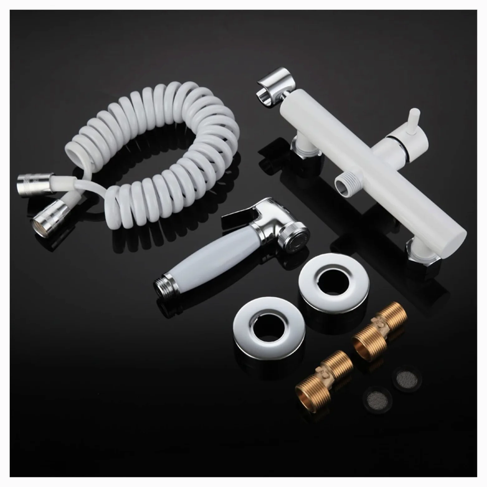 Rubinetti per lavabo, Bidet Faucet Set caldo e freddo Bianco Valvola angolare in cromo a mano Handied Hygienic Shower Head Wash Car Auto PET Accessori Airbrush Tap