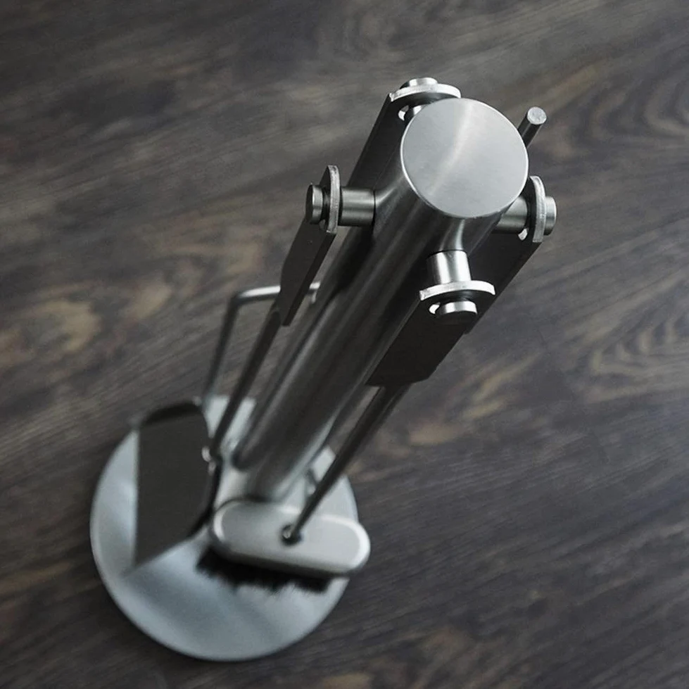 Set di 5 attrezzi da camino in acciaio inox con moderno supporto antiruggine resistente, include pala, spazzola, attizzatoio e pinze