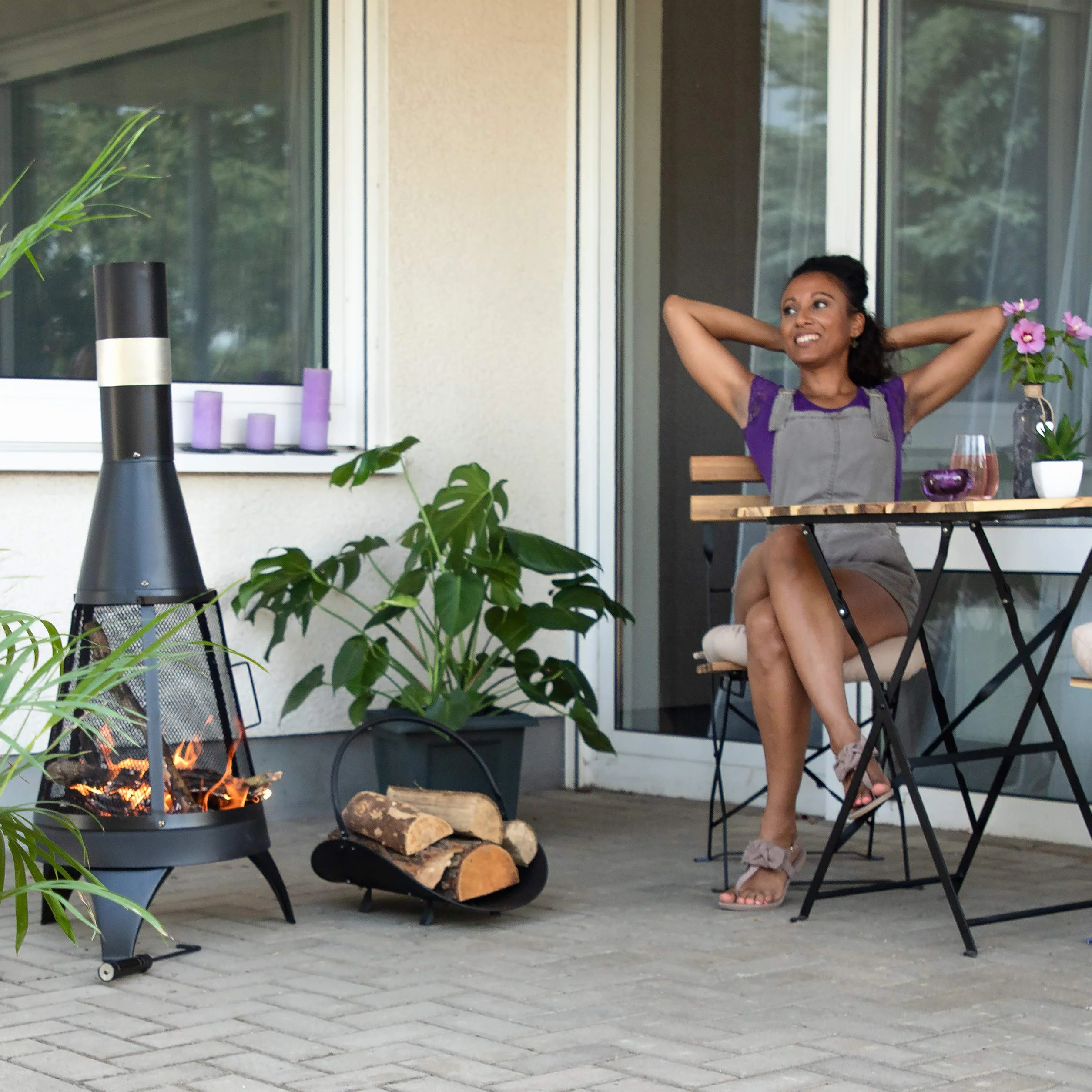 Relaxdays Cesto porta-legna da camino nero contenitore grande culla per legname metallo HxLxP 40 x 38 x 48 cm nero