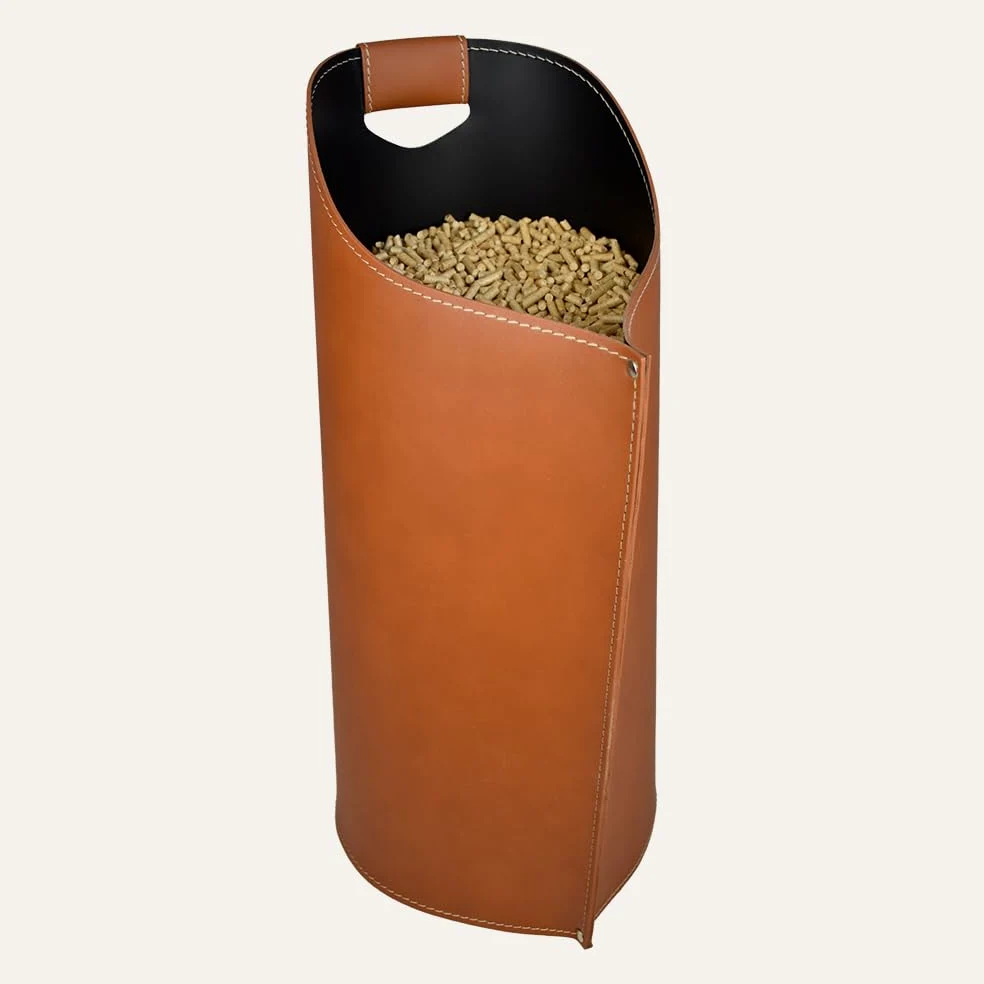 LIMAC Design SAPEL, Borsa moderna Porta Pellet in Cuoio, Contenitore pellet per Stufa, Originale Sacca porta-pellet per caminetto, prodotto in Italia. Marrone