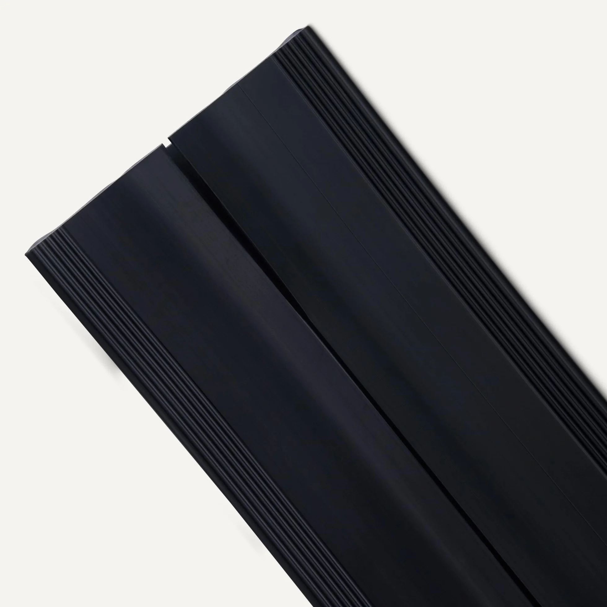 Amazon Basics Canalina passacavi da pavimento 1,8 m 6,35 cm nero