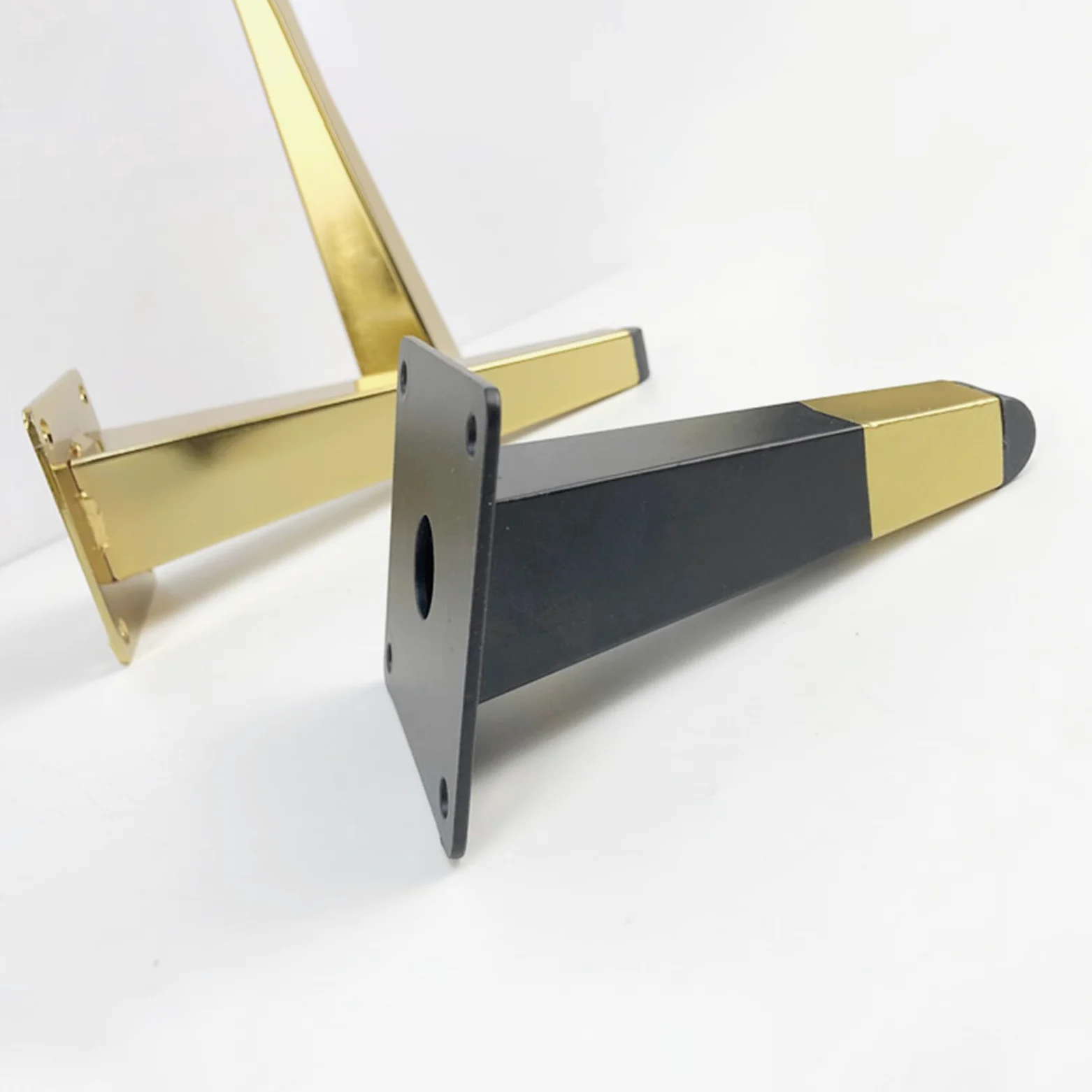 Generico Gambe per Mobili Piedini per Tavolo in Metallo da 20 cm 4 Pezzi Supporto in Ferro Nero E Oro Vernice Spray Piedini per Divano Altezza: 13-20 cm Piedini per Mobile da 20 cm/7,9"