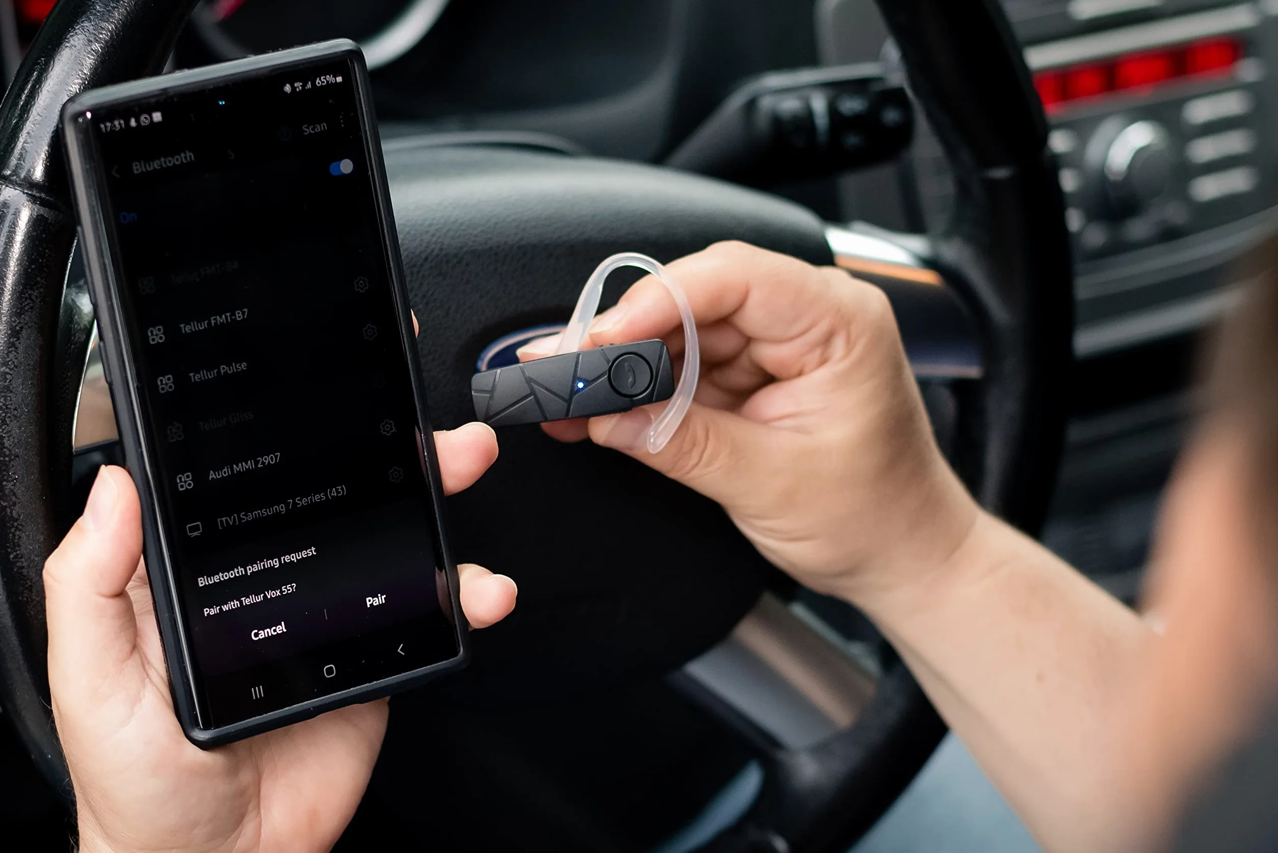TELLUR VOX 60 Auricolare Bluetooth Singolo USB-C, Auricolari Bluetooth Vivavoce, Multipunto- Due Dispositivi Connessi, Gancio a 360° per Destro o Sinistro, Iphone e Android, Caricatore Auto Incluso