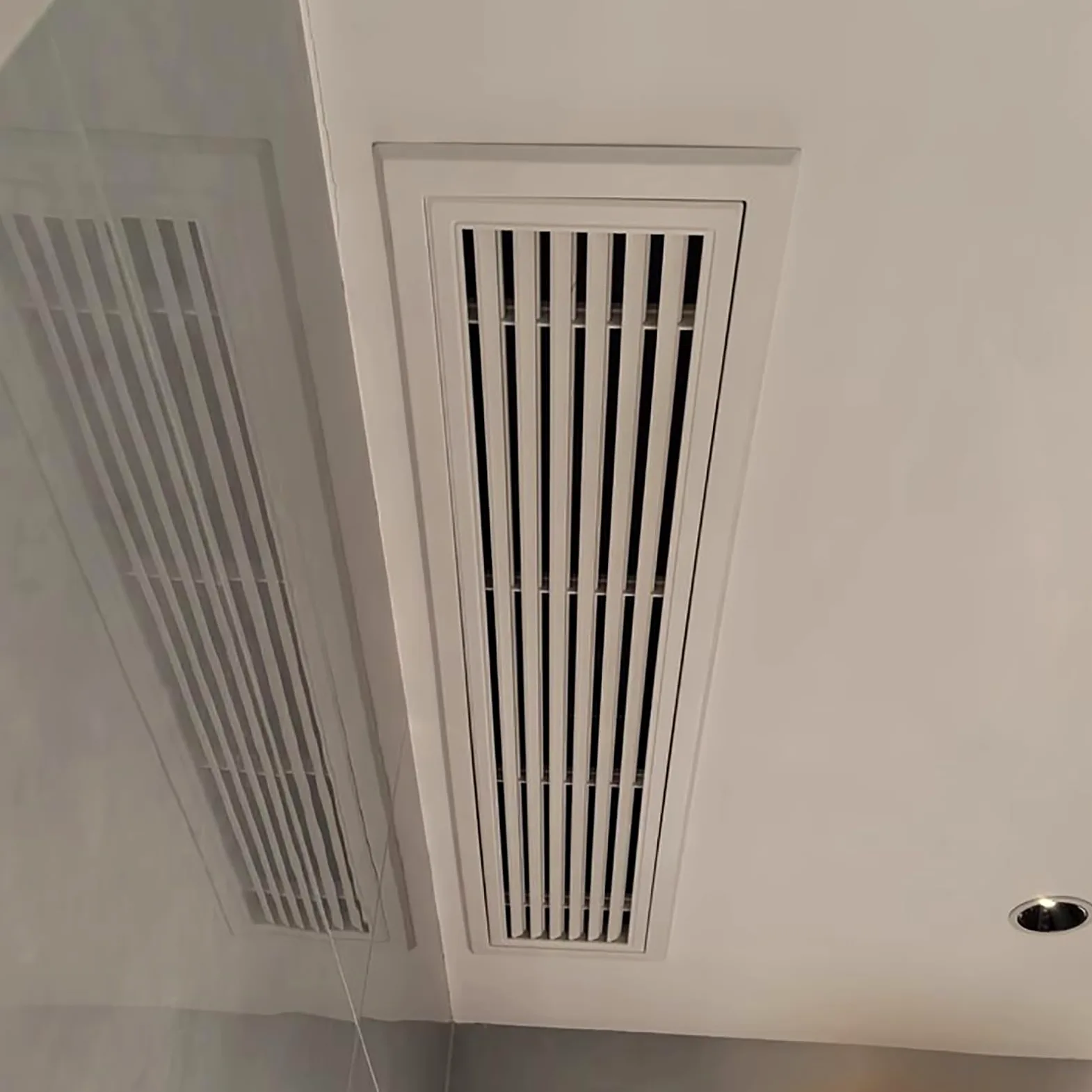 Griglia di Ventilazione Griglia di ventilazione rettangolare con persiana, cappa con filtro per sfiato soffitto/ventilatore con porta rimovibile, per intercapedine, yacht, camper(19x60 cm (7.5 x 23.6