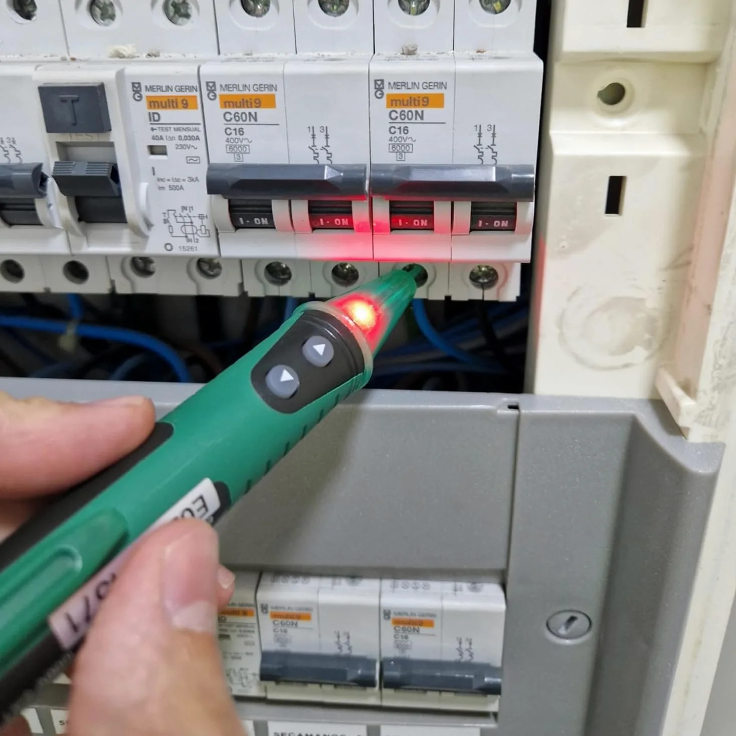 KPS-DT120 Rilevatore di Tensione tipo penna Senza Contatto 12V - 1000V con regolazione della sensibilità NCV e indicatore LED e acustico