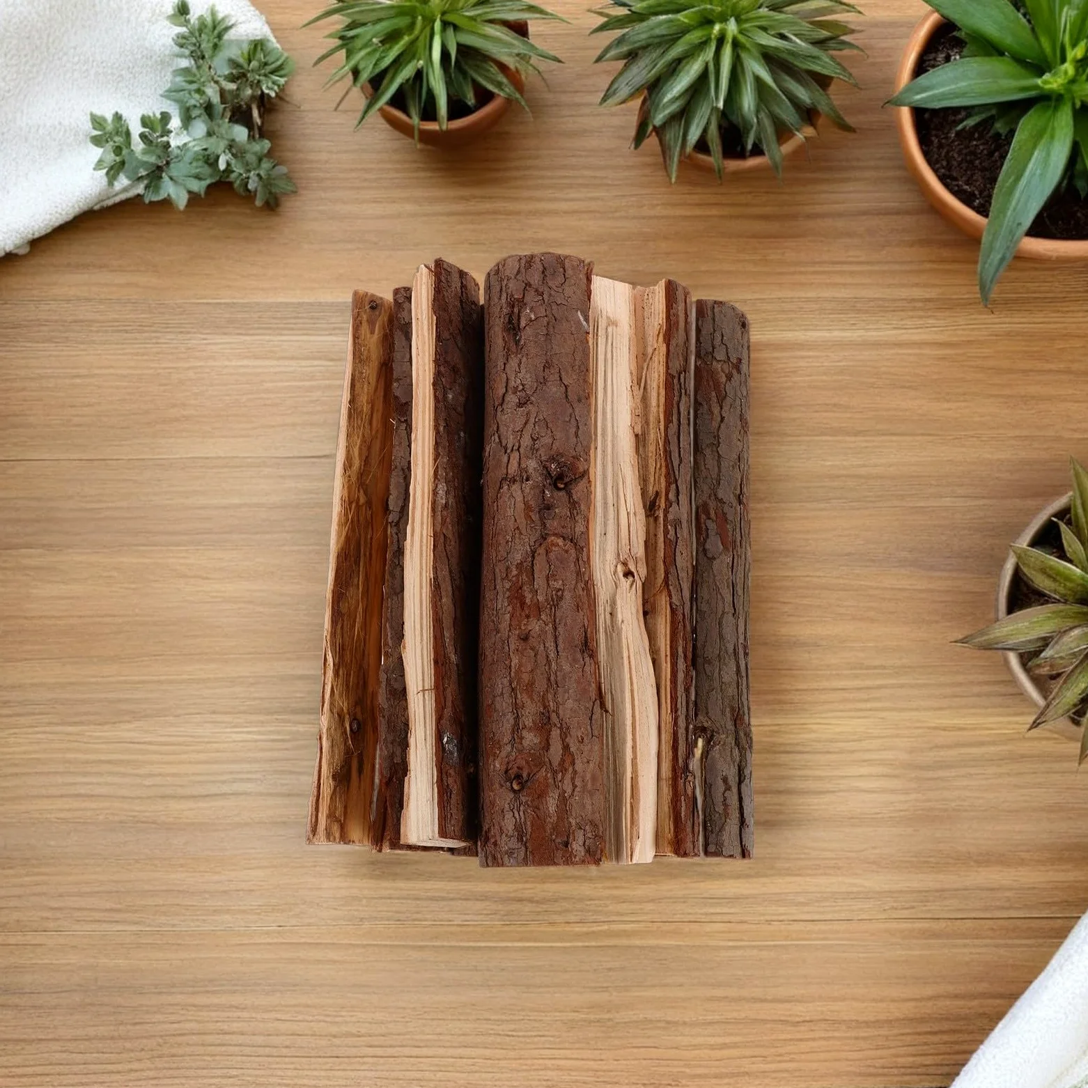 BESTYASH 8 Pezzi Legna da Ardere Decorativa in Legno Naturale 25Cm Corteccia Ceppi per Stufa Barbecue e Braciere Accessori per Caminetti Interni ed Esterni Resistenza alle Intemperie