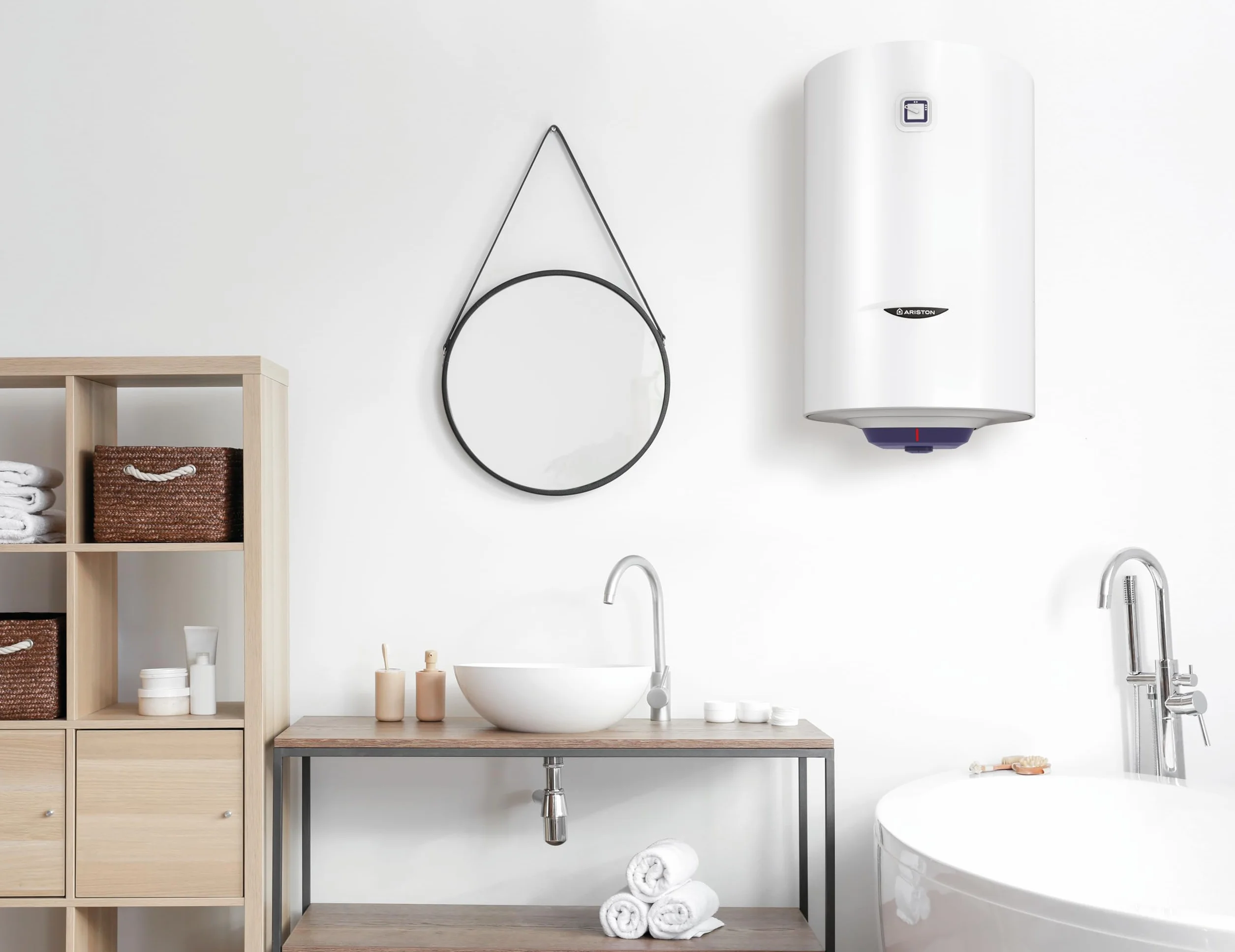 Ariston Blu 1 R V - Scaldabagno Elettrico 80 Litri 45x48x75 cm (1,5K EU) ad Installazione Verticale - Boiler Elettrico con Tecnologia WaterPlus per più Acqua Calda, 1500 Watt, Classe Energetica C