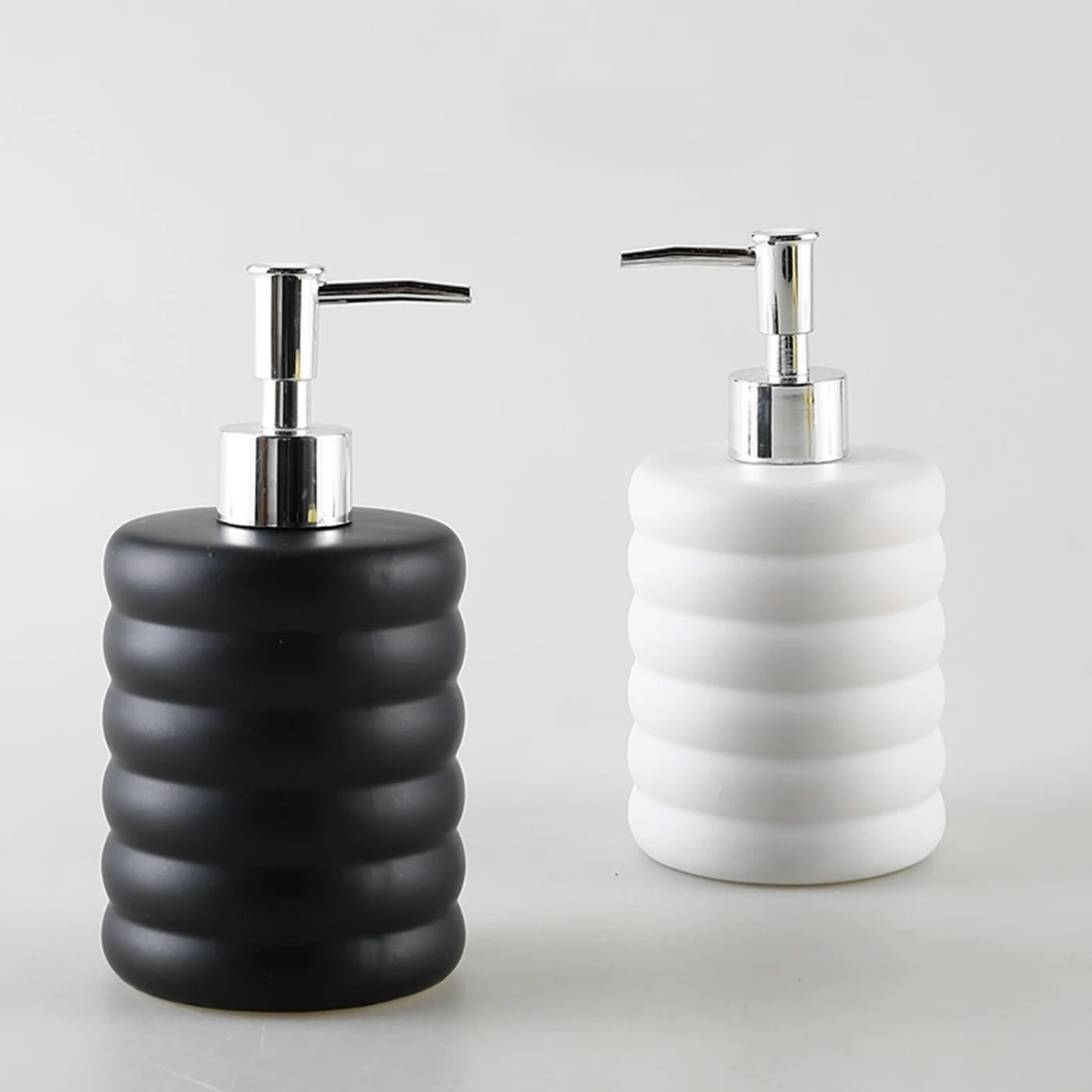 dispenser per sapone, Distributore di sapone, distributore da cucina, 16,9 once, piccolo, moderno in ceramica opaca a strisce