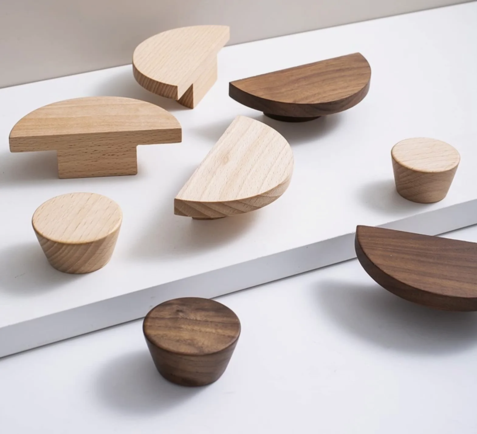 Pomello in legno a forma di semicerchio per cassetti, maniglie per mobili in noce, ferramenta per mobili semplici, 1 pezzo (W 0337 64 mm frassino)