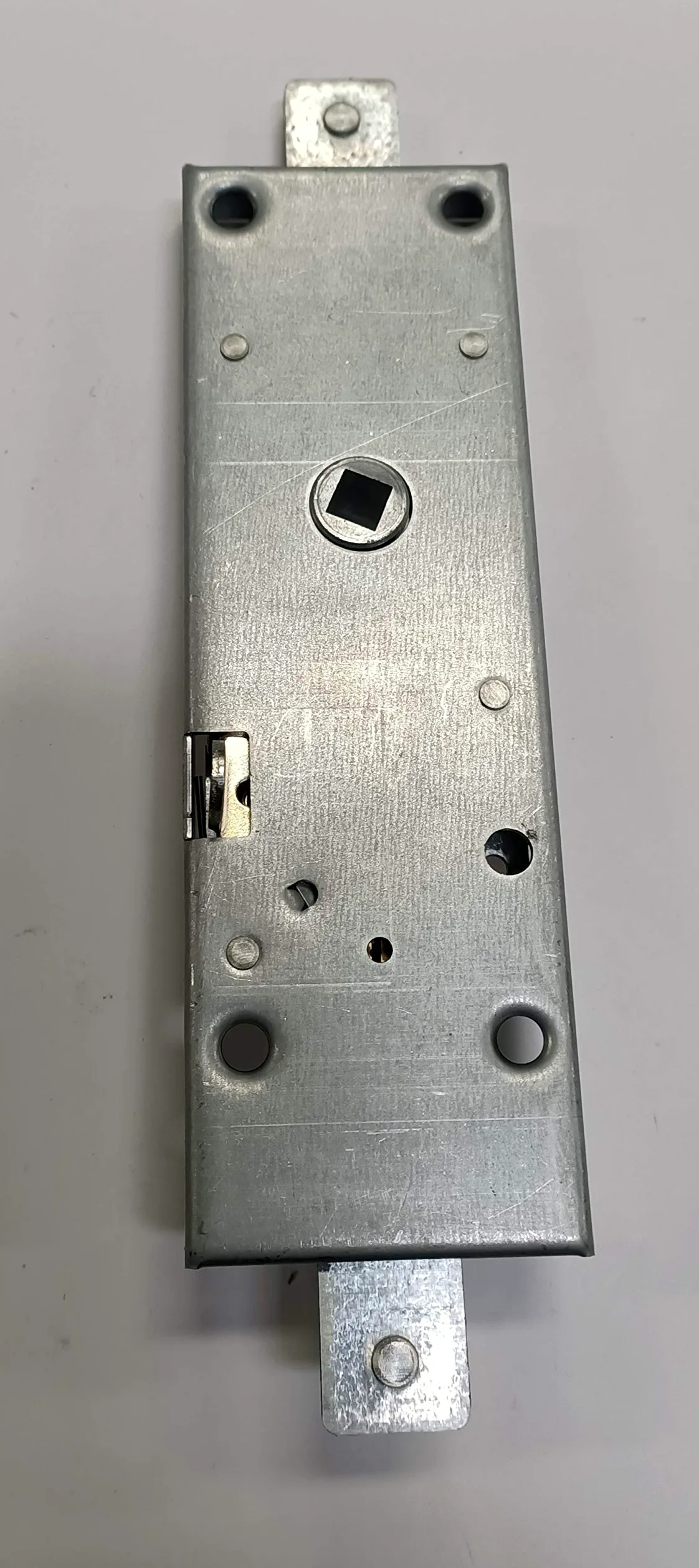 Serratura FASEM 124 per basculante a 2 CHIUSURE con leva interna cilindro tondo d. 25 x 15