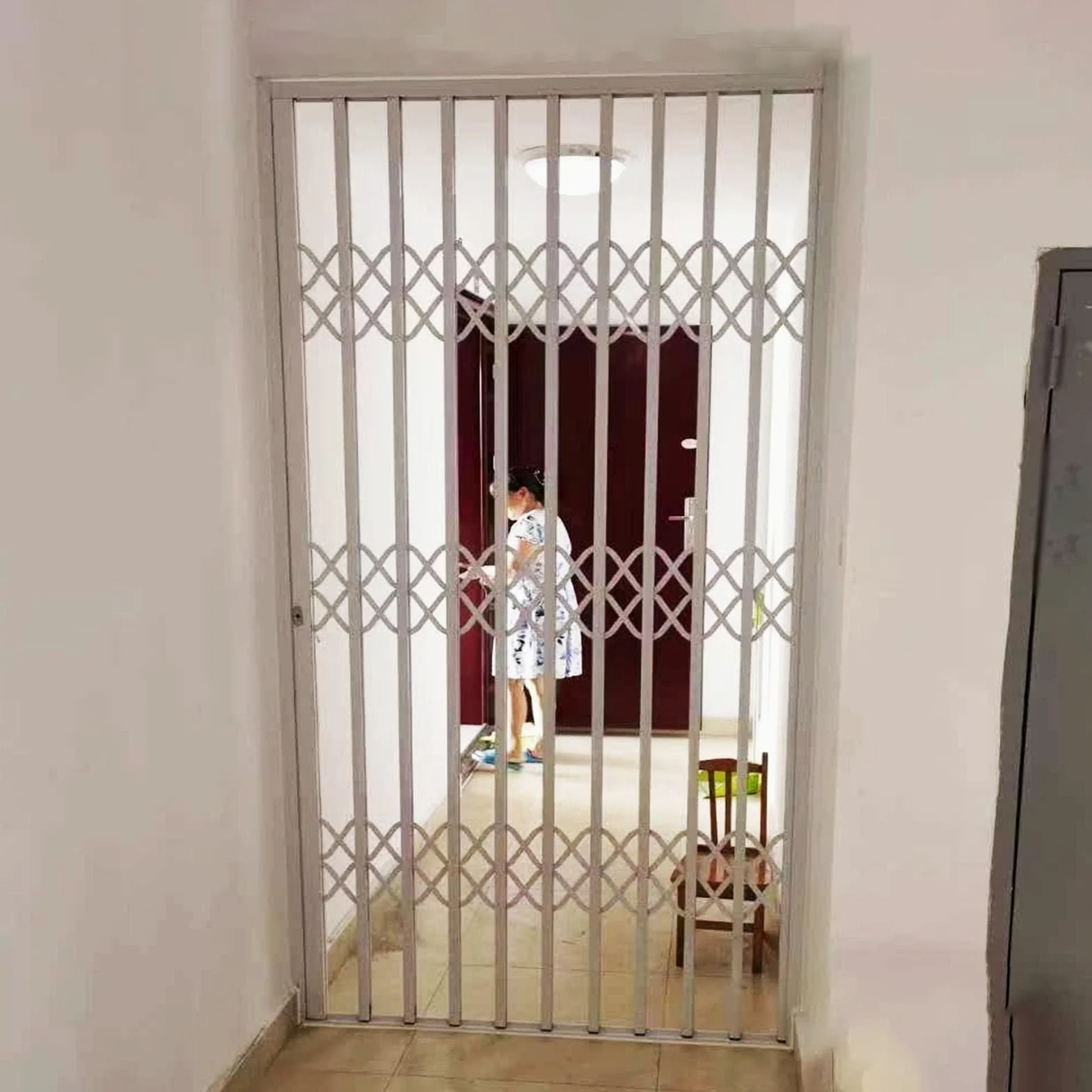Griglia di sicurezza per finestre, con serratura, pieghevole, per finestre, 50-210 cm, ringhiera di sicurezza, perfetta per la protezione della casa e la sicurezza dei bambini