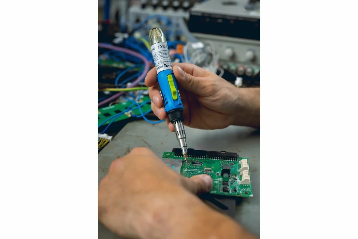 HÖGERT TECHNIK Saldatore a gas 3 in 1 220 W accensione piezoelettrica 400 °C 1300 °C 550 °C butano propano compatto ergonomico 40 minuti