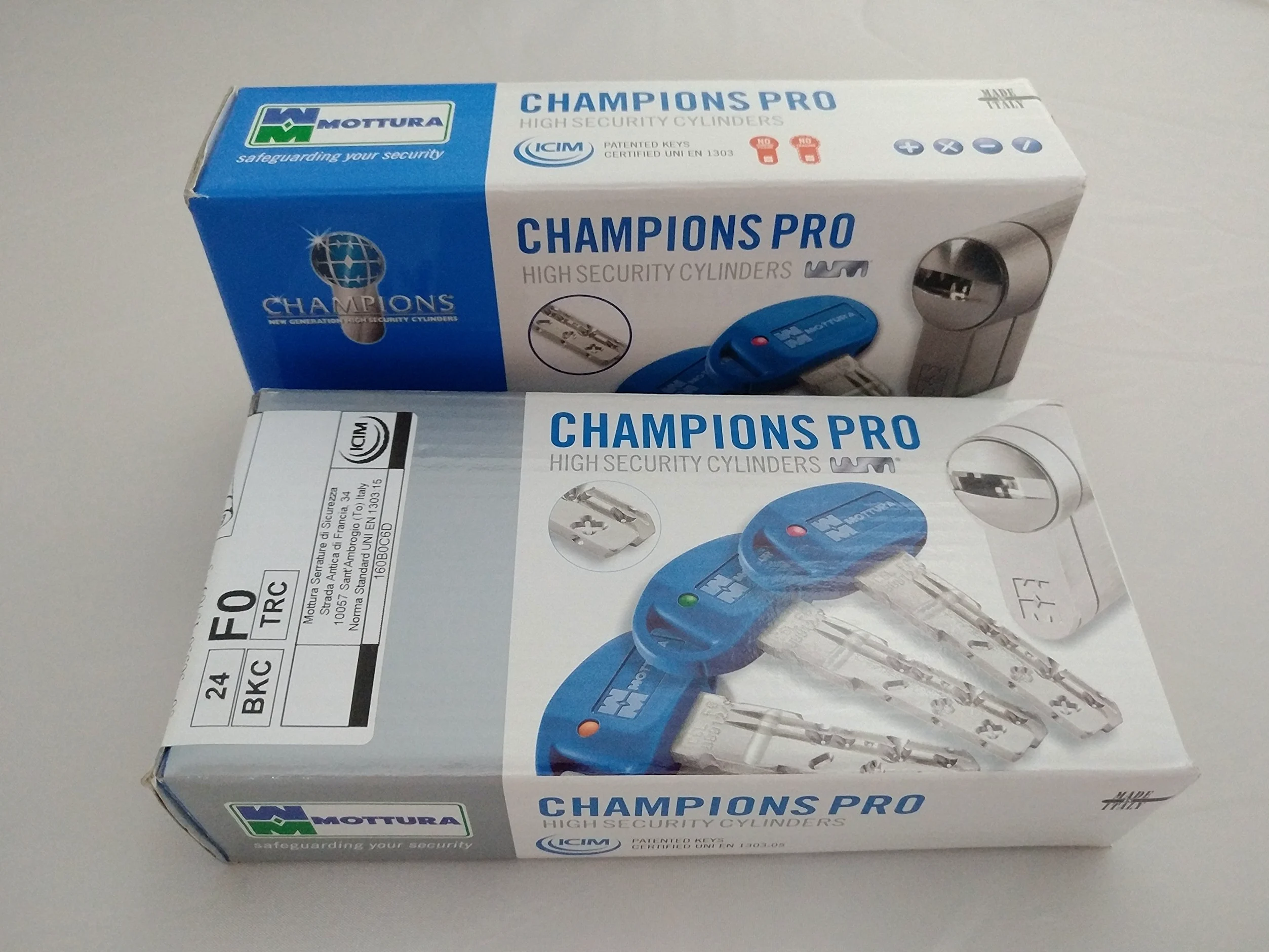 cilindro europeo mottura antibumping CHAMPIONS PRO CP4P3131 con asta portapomolo/chiave lunghezza mm 62 (mm 31/31) con 3 chiavi