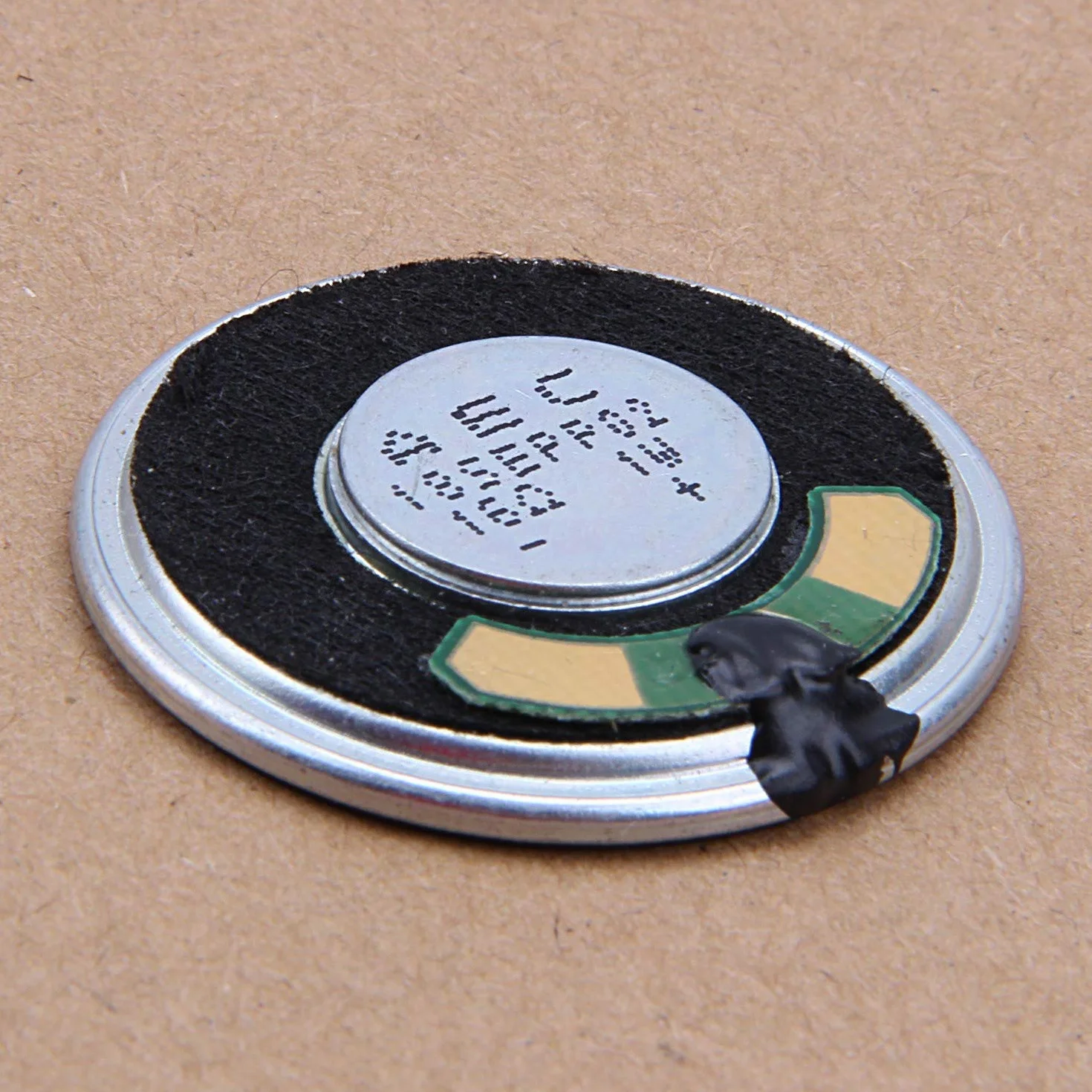 36 mm, 16 Ohm, 1 W, in altoparlante con magnete interno