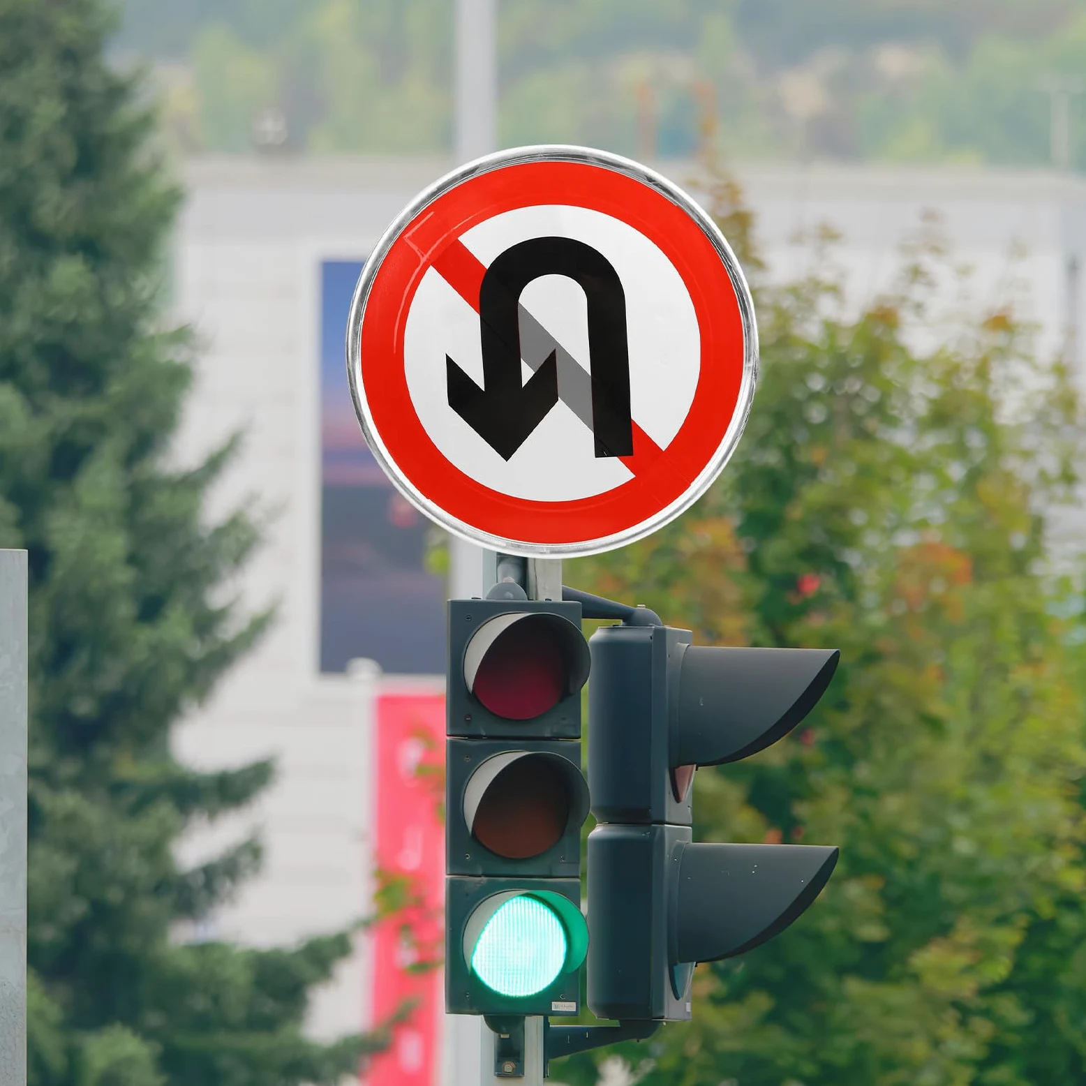 Cartello Vietato Invertire in Alluminio per Vialetto Privato | Targa Riflettente, Stampa Nitida e Visibile, Adatta a Strada e Accesso Residenziale