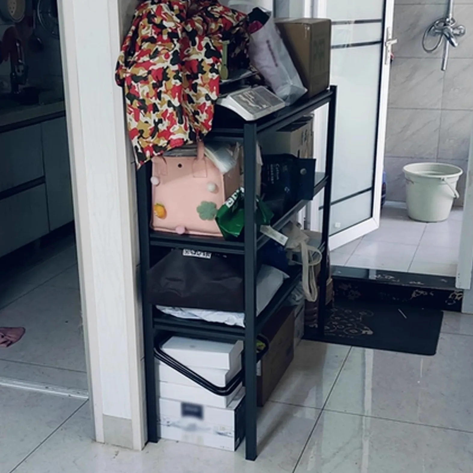 Scaffale Cucina Salvaspazio Ripiani Regolabili Elevata Capacità Di Carico, Scaffale Metallo con Pannello Forato, Scaffalatura Stile Minimalista per Soggiorno Ufficio Bagno(50x40x118cm)