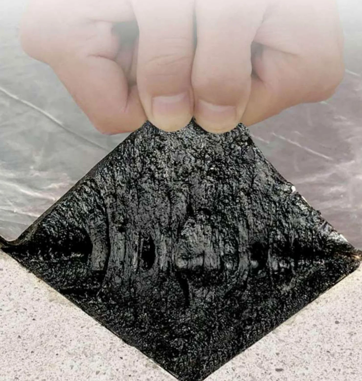 Nastro bituminoso, autoadesivo, impermeabile, sigillante per riparazione di tetti, tende da camper, metallo, finestre e tubi, 0,5 x 4 m, soluzione durevole per la riparazione di crepe