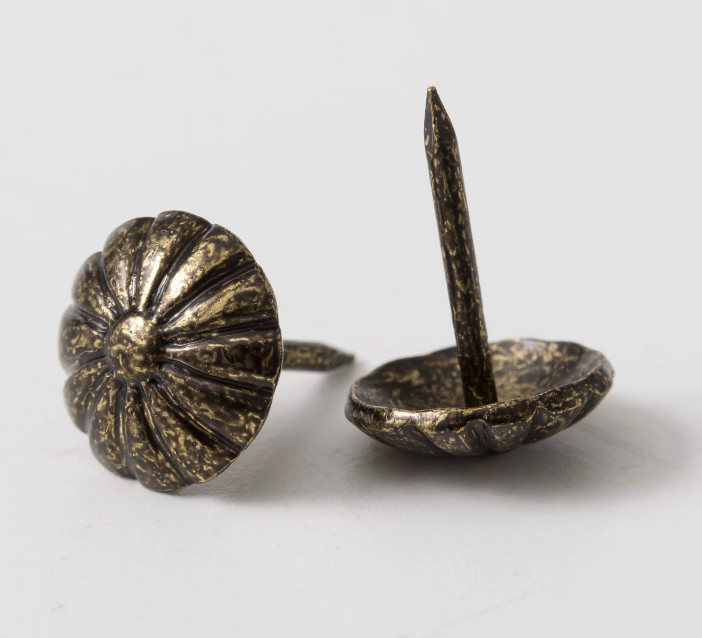 IPEA Chiodi da Tappezzeria Fiore 200 pezzi Borchie Decorative Oro Antico 11 x 12 mm Made in Italy