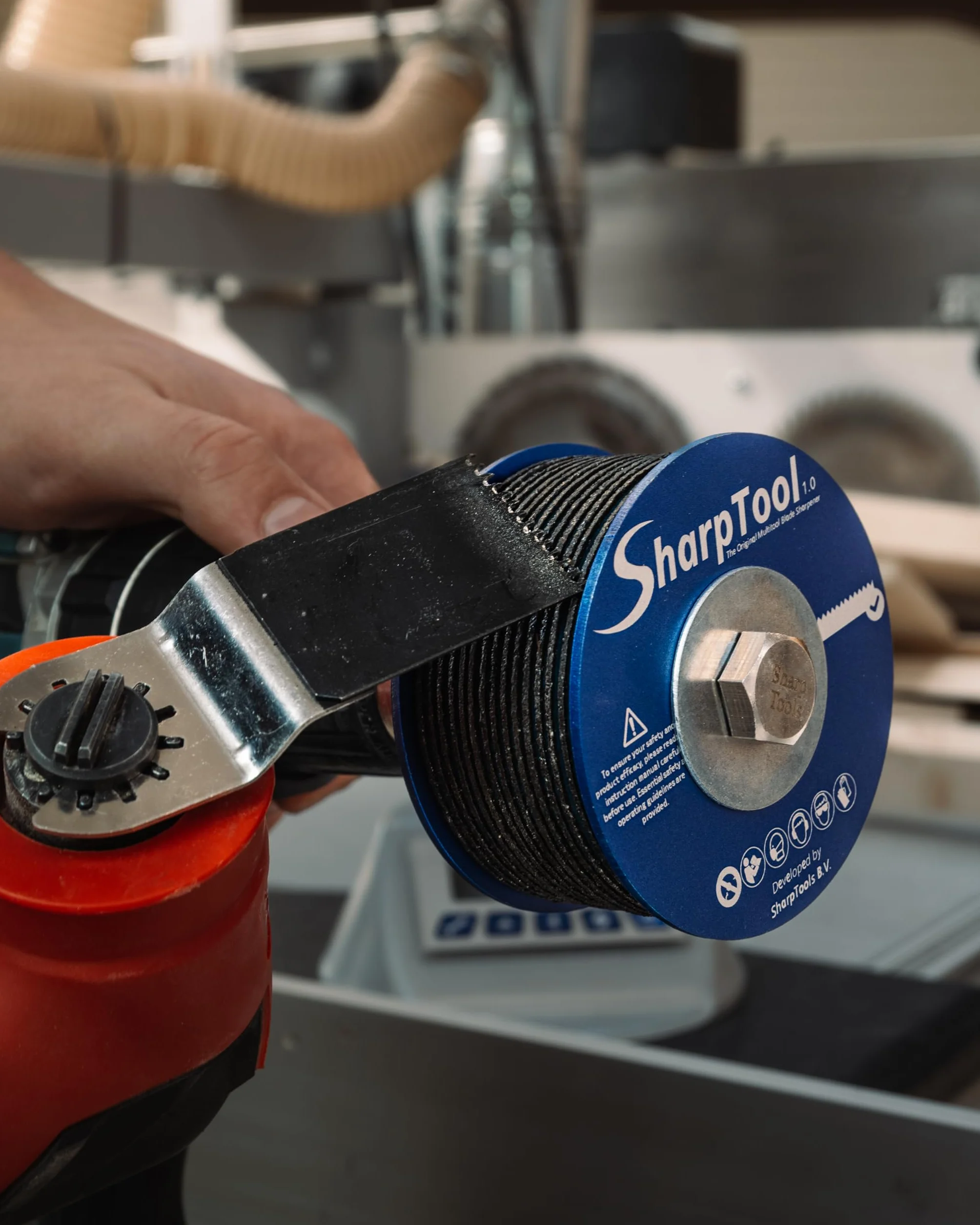SharpTool 1.0 XL Lama Affilatrice per Multitool - Accessorio per Utensili Oscillanti Multifunzione per Affilare Lame da Taglio a Immersione - Affilatore per Lame da Trapano - 68 mm