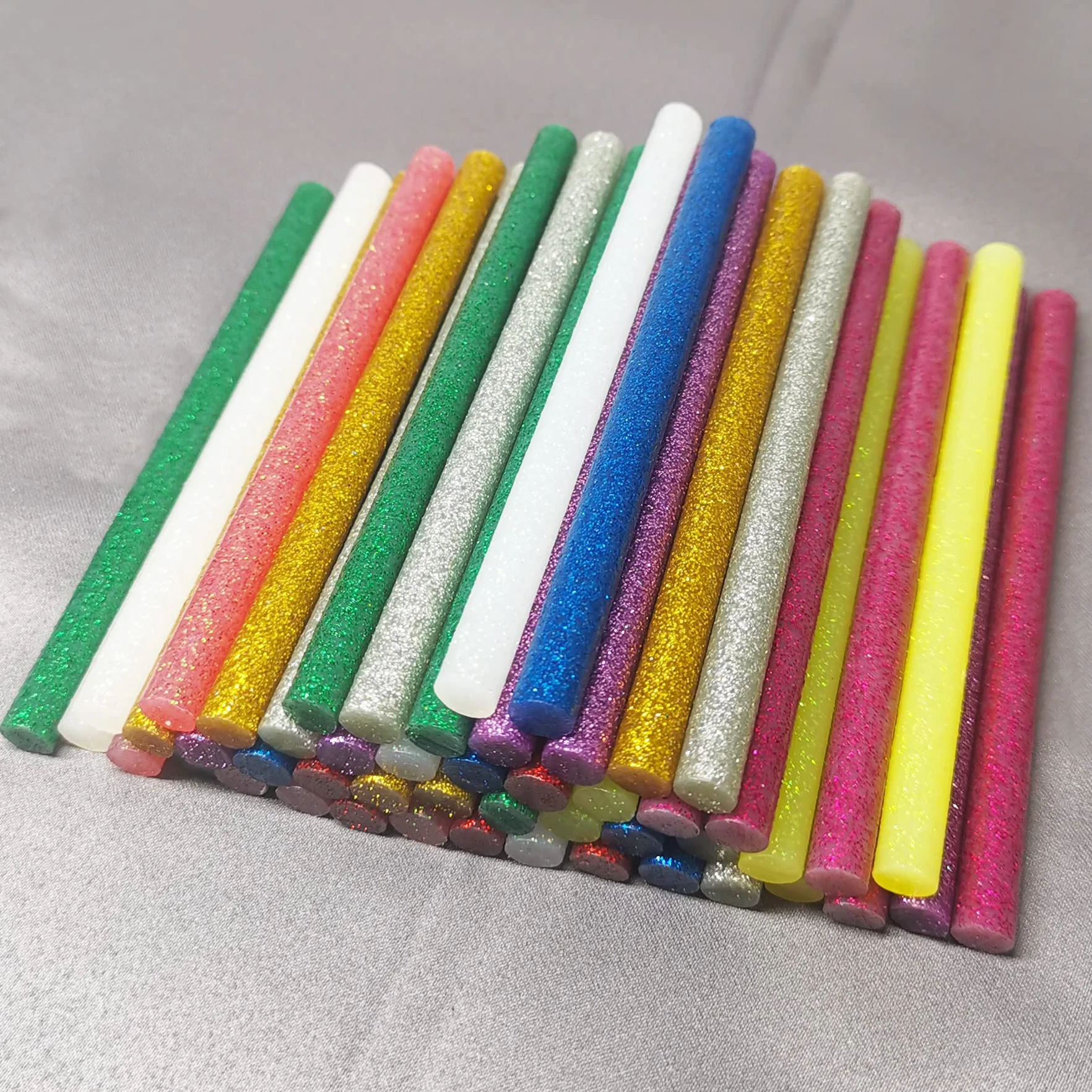 Bastoncini colla termofusibile multicolore 100 x 7 mm per pistola