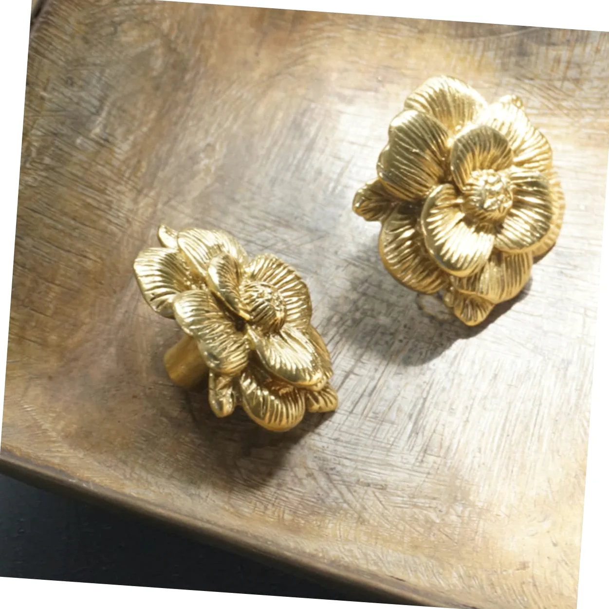 Housoutil 3 Maniglie Per Mobili in Rame Piccole Manopole Per Cassetti Maniglie Per Porte Di Mobili Maniglie Decorative A Forma Di Fiore Facili Da Installare Per Cassetti E Guardaroba.