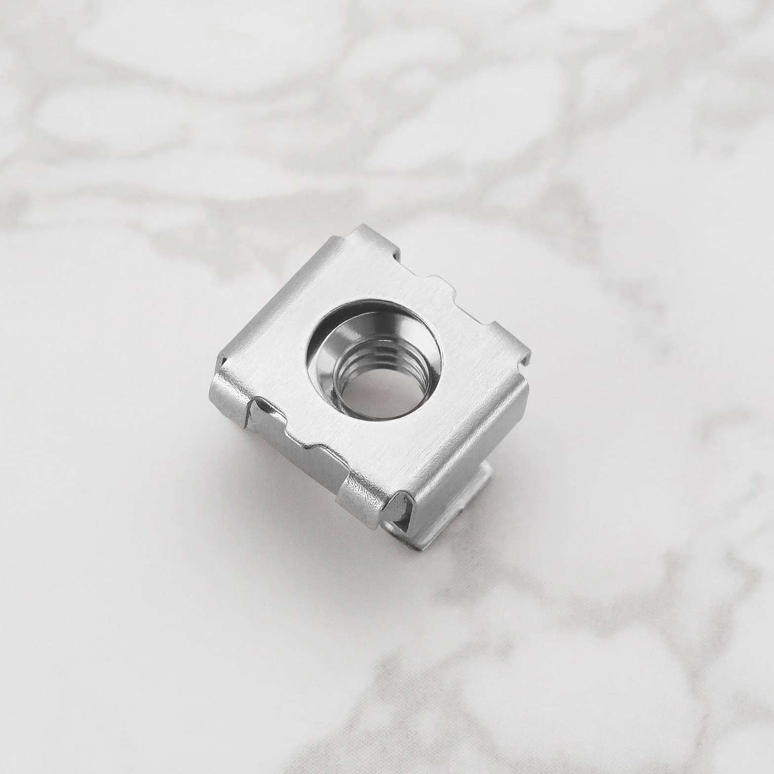 EMSea M5 304 Stainless Steel Cage Nuts 20-Pack for Server Rack Network Cabinet