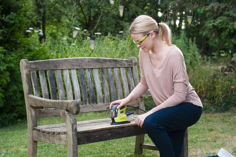 Ryobi Levigatrice Multifunzione a Filo 180W, Platorelli Intercambiabili Delta e Orbitale, 12.000 oscill./min, 30 Accessori